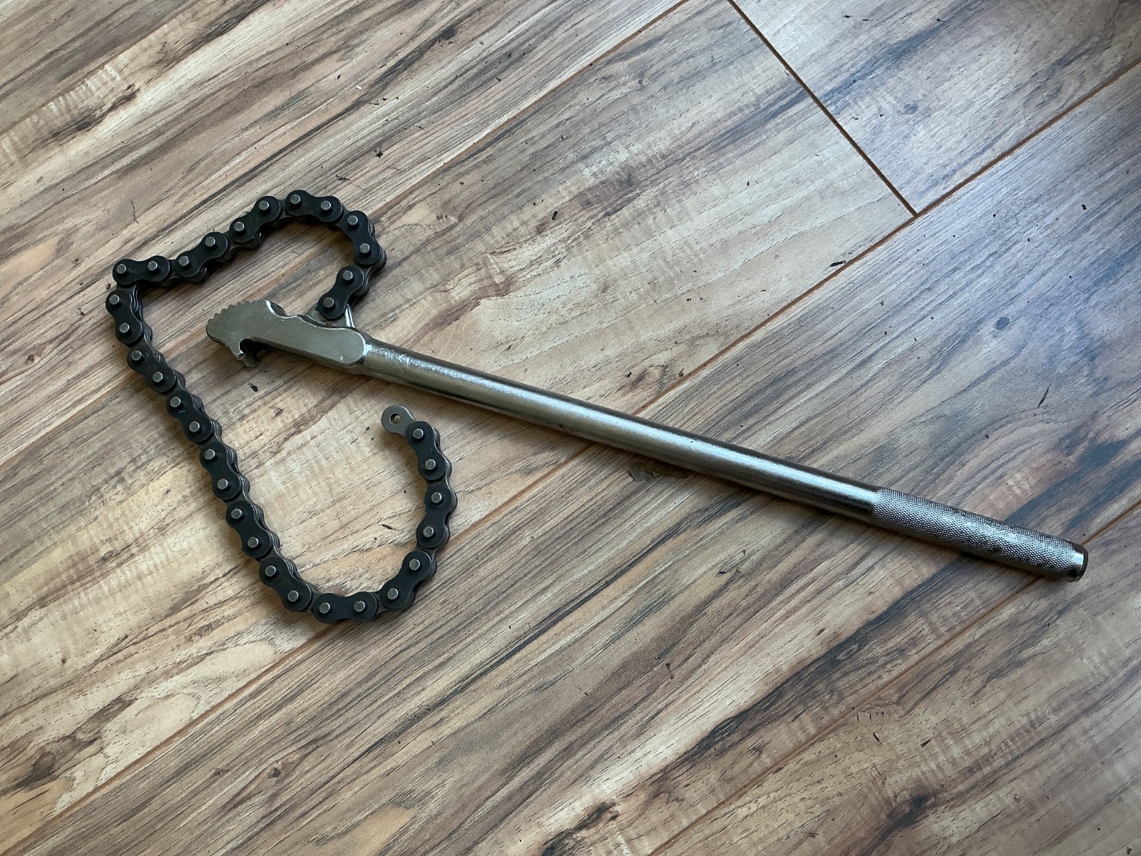 Nice OTC Tools Heavy Duty Ratcheting Chain Wrench 7401 24″ Chain / 19″ Handle