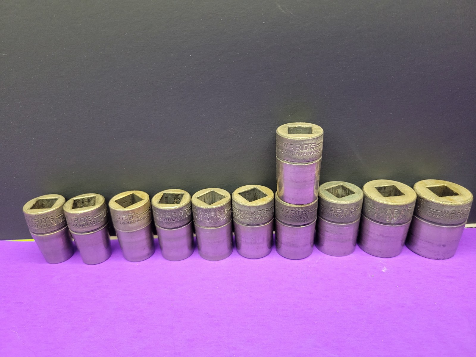 16 VINTAGE WARD’s 1/2 DRIVE SHALLOW SOCKET SET 12PT. 7/16″-7/8″ & 1″TO 1 1/4″