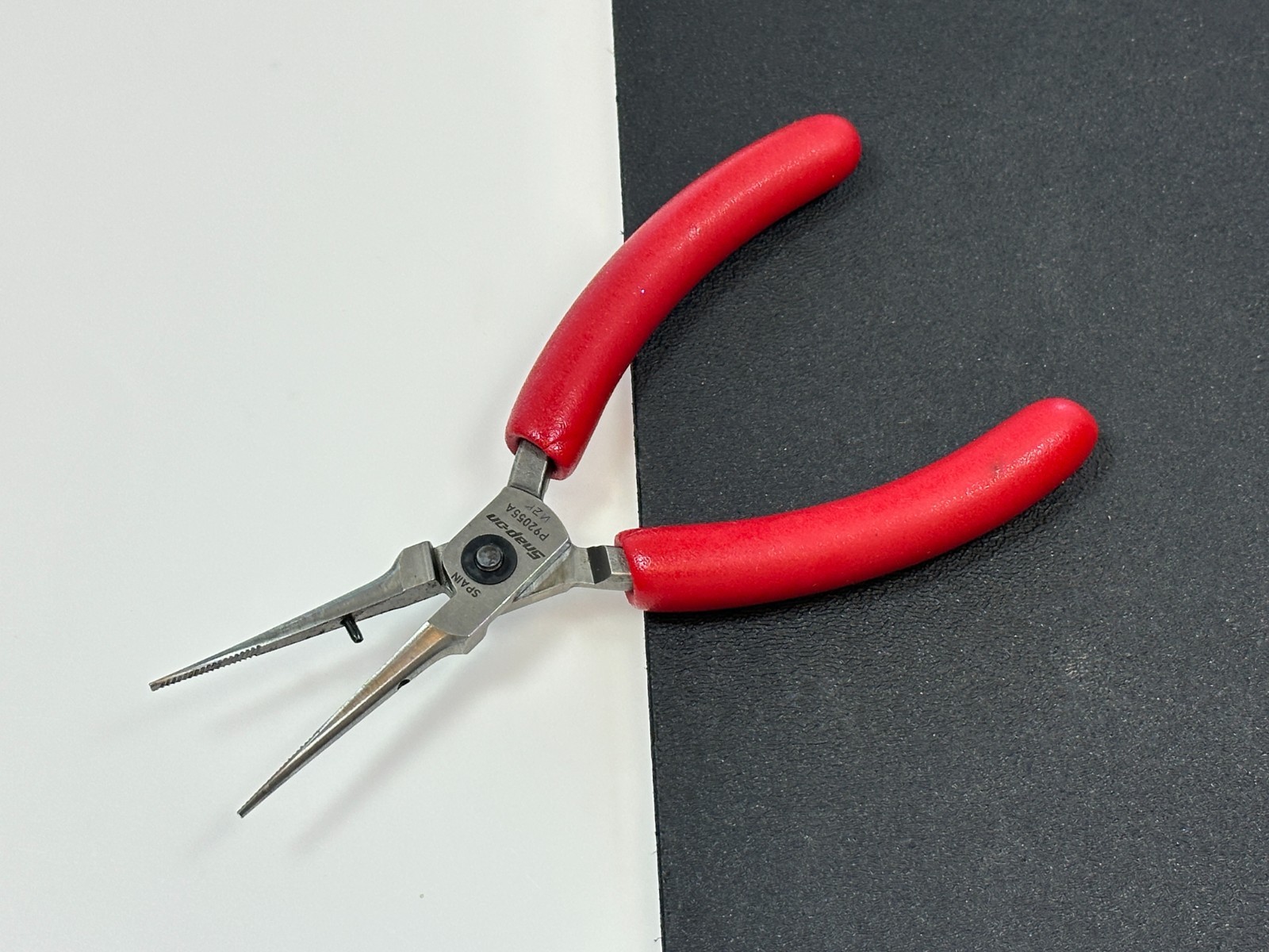 Snap-on Tools RED Soft Comfort Grip 5-1/2″ Needle Nose Precision Pliers P92055A
