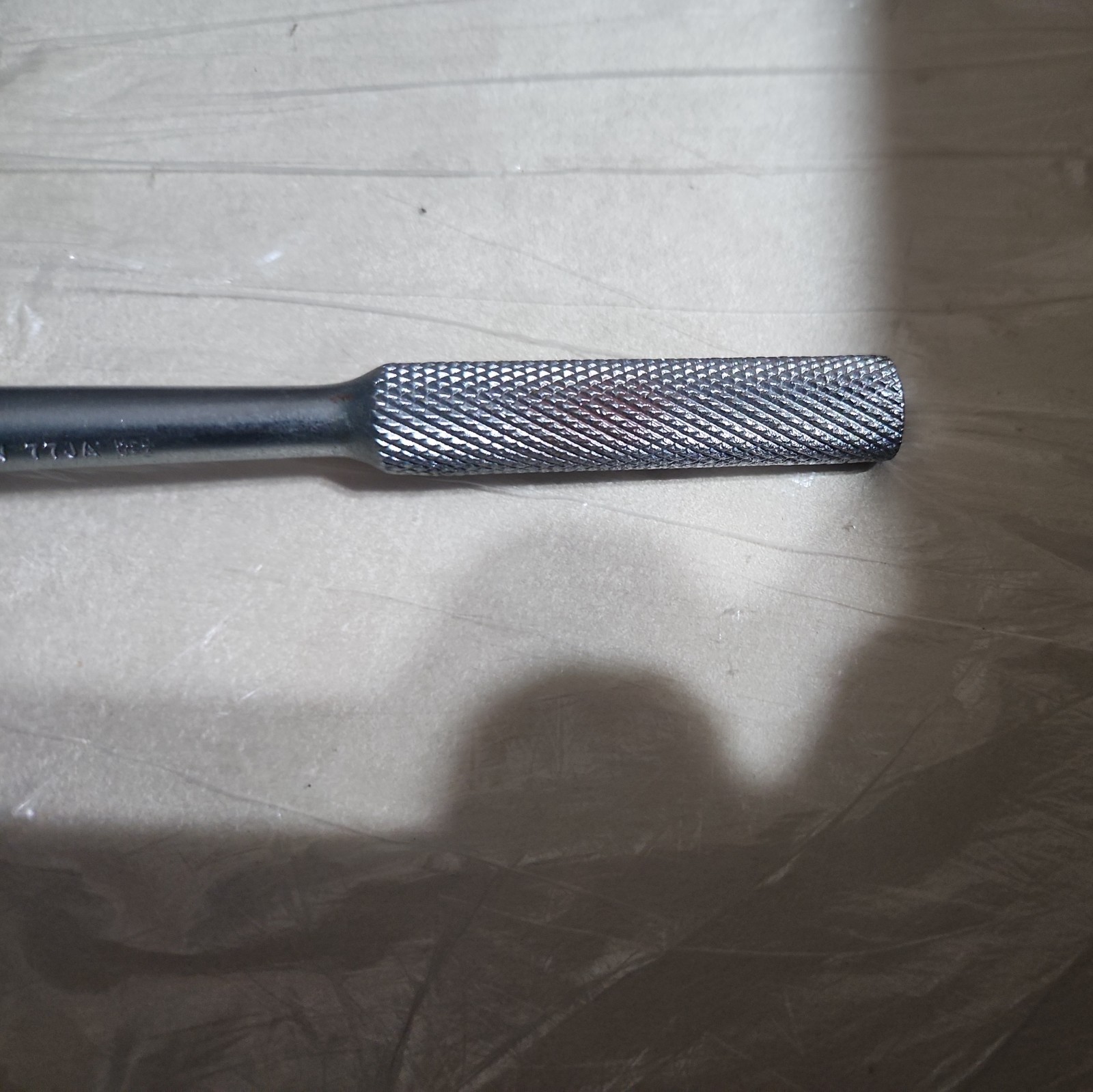 Action Tools 7-3/8″ Long Ratchet 3/8″ Drive Knurled Handl Round Head 77JA Vtg US