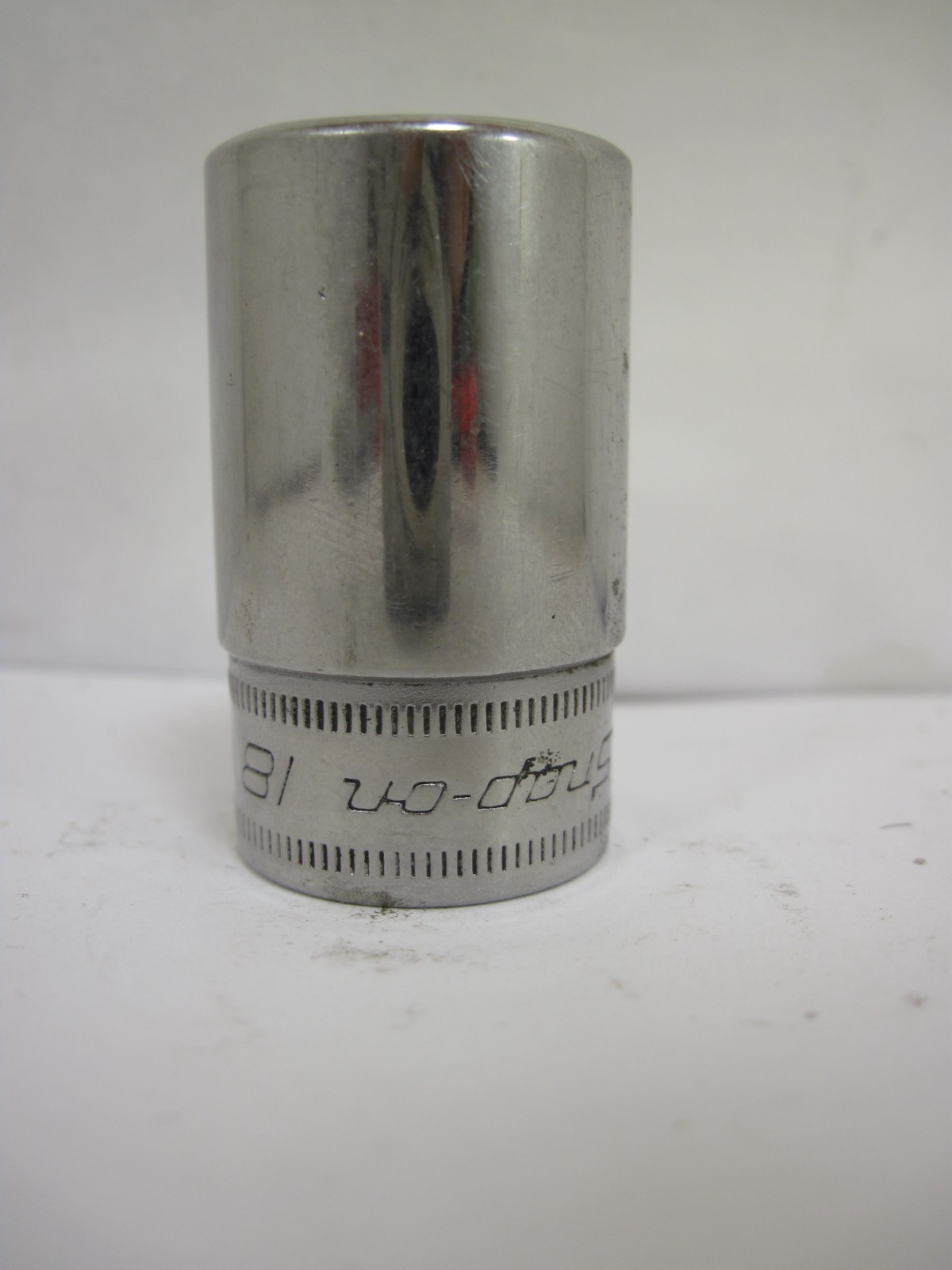Snap On 3/8″ Drive 18mm Semi-Deep 6pt Metric Socket FSMS18 NICE