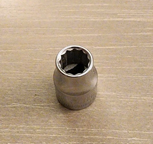 Craftsman USA 9mm Socket 12 Point 3/8″ Drive G 44301 (Bottom Knurl)