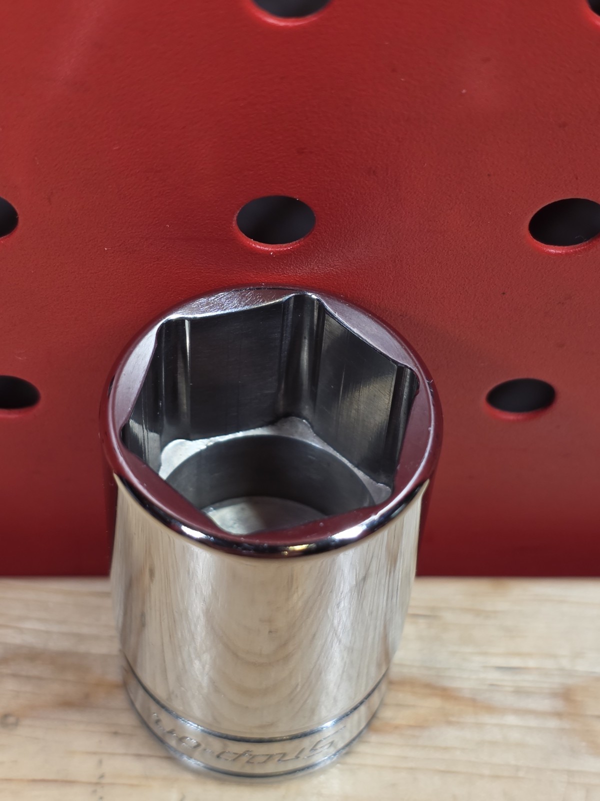 Snap-on Tools FSS281 7/8″ SAE 3/8″ Drive 6-Point Semi-Deep Chrome Socket USA