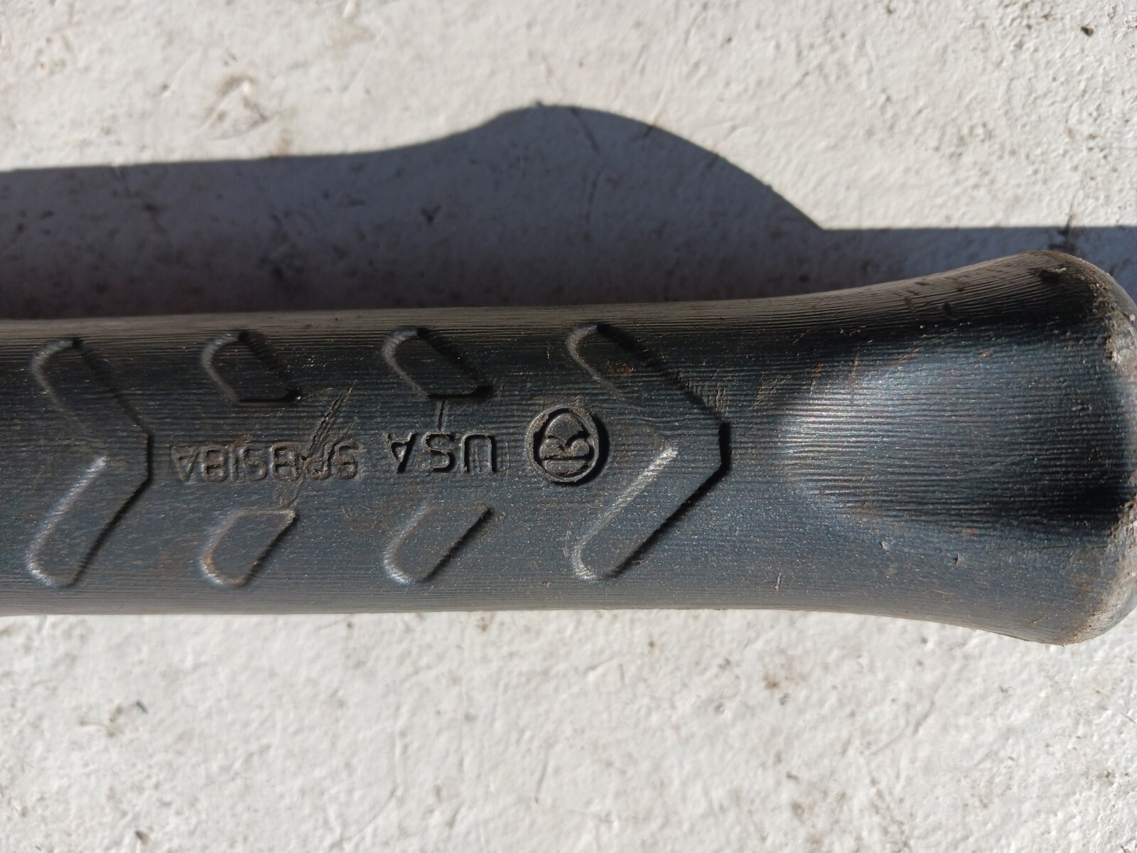 *Snap-on Tools 18″ Black Grip Prybar SPBS18A
