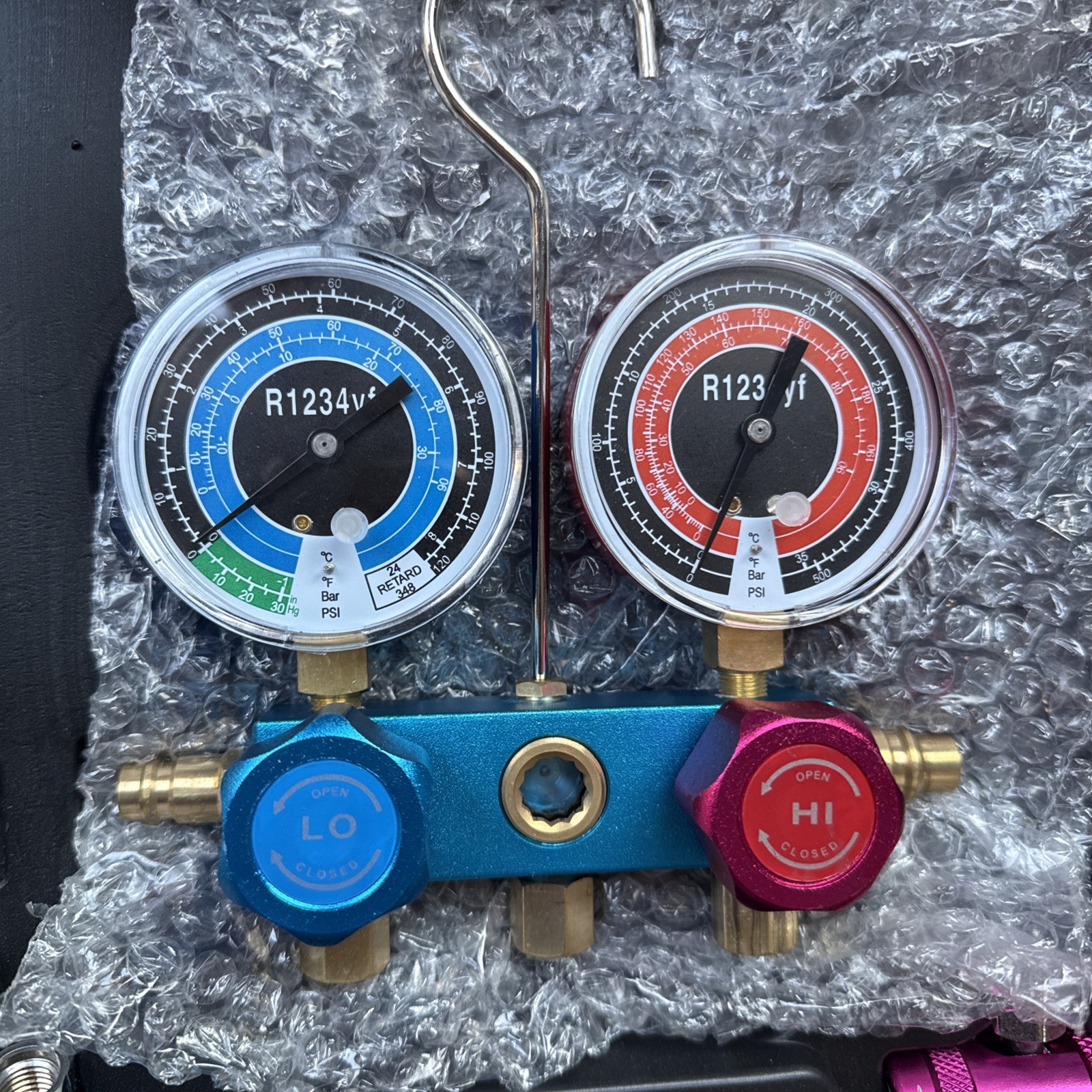 R1234YF Aluminum Manifold Gauge set, Hose Set, and Service Couplers 24559 New