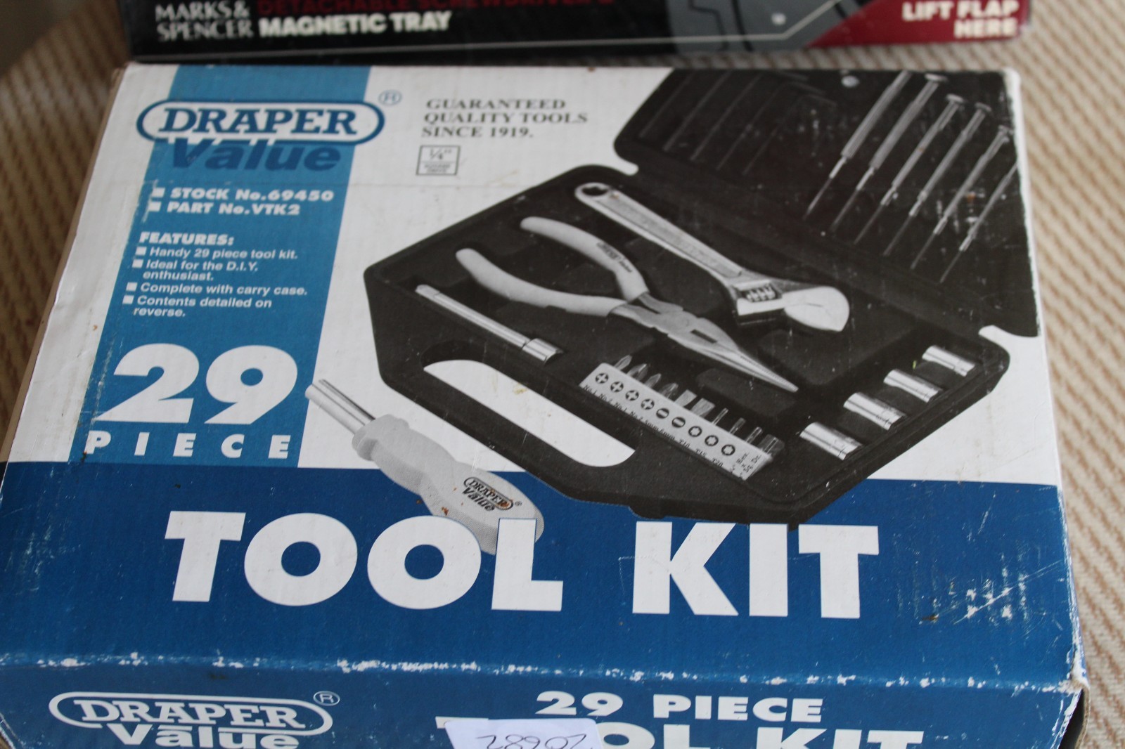 Draper 29 piece Tool kit and M&S detachable screwdriver & Magnetic tray – unused