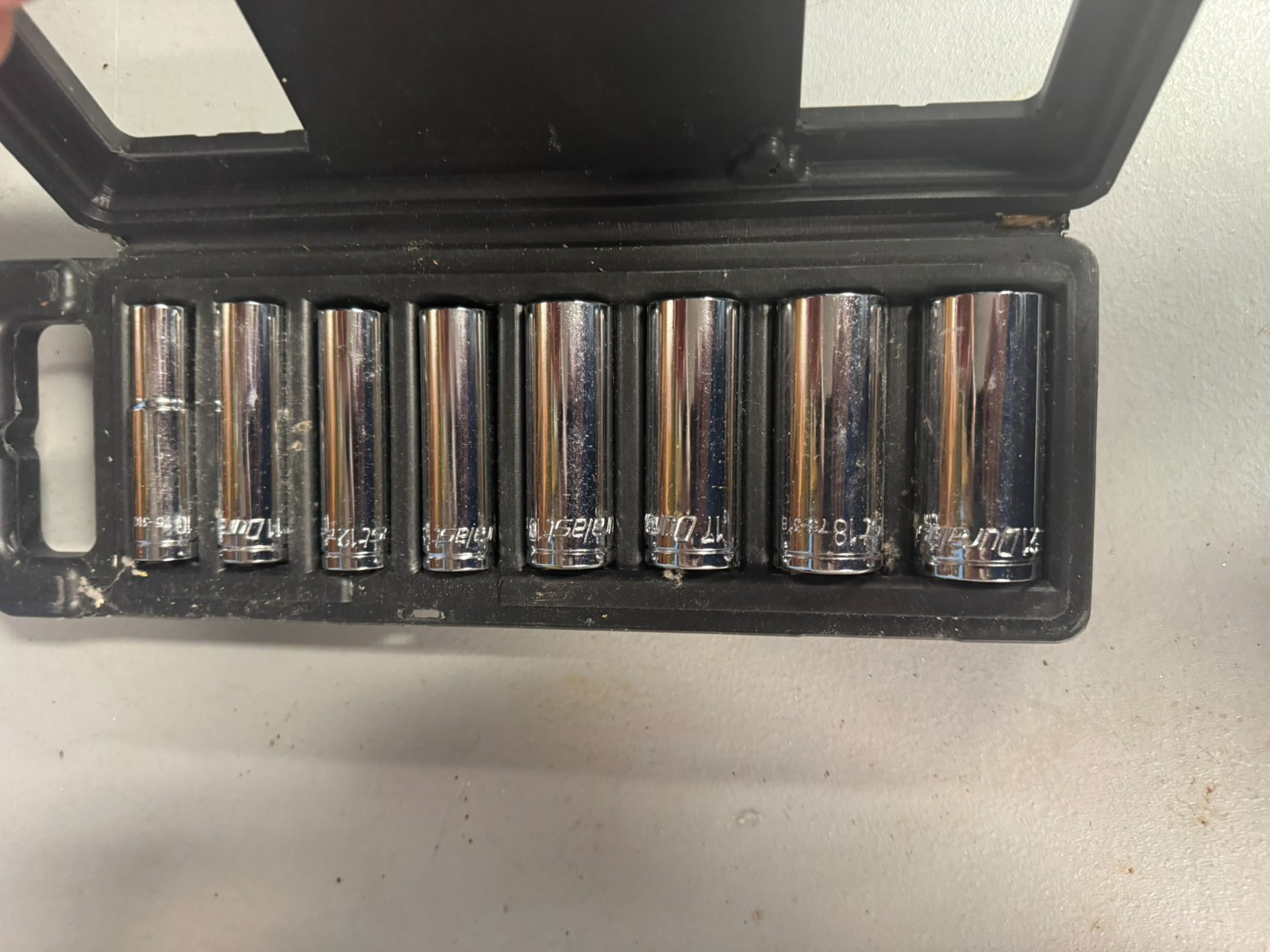 Duralast 8 pc 3/8» MM DEEP WELL SOCKET SET 10-21MM w/Carrying Case SAE 70-339