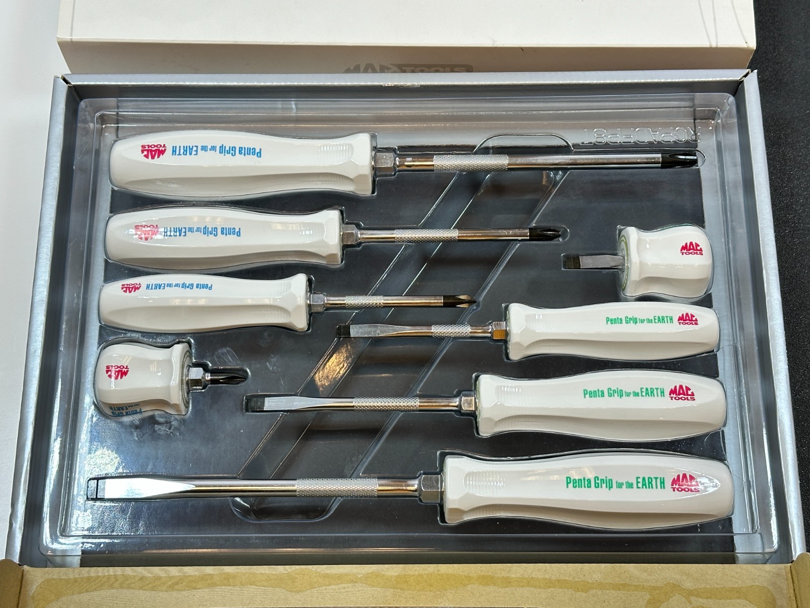 NEW MAC Tools RARE Japan Limited Edition White PENTA-GRIP Handle Screwdriver Set