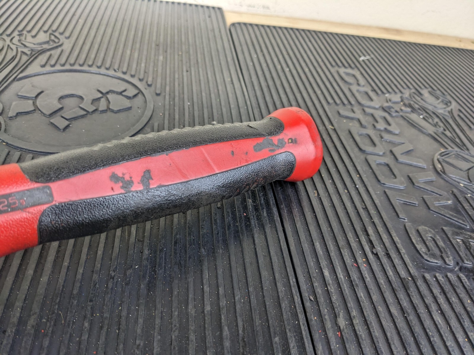 #bc022 Snap On HBBD40 RED 40 oz Ball Peen Soft Grip Dead Blow Hammer