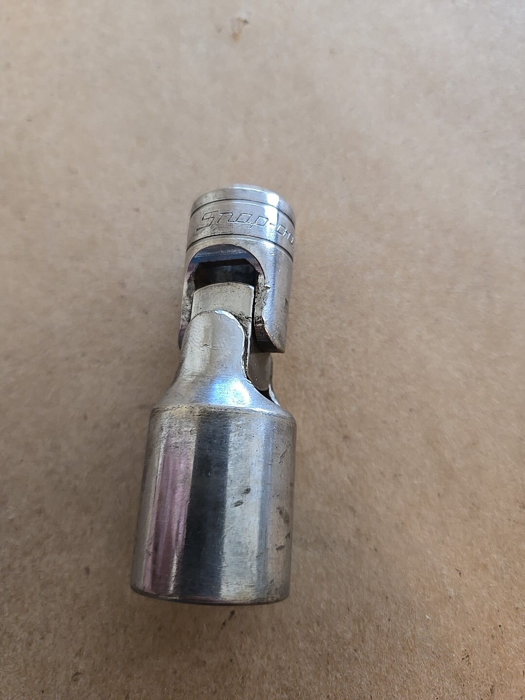 Snap On 3/8″ Drive 11/16″ 6PT SAE Deep Chrome Universal Swivel Socket FSU22