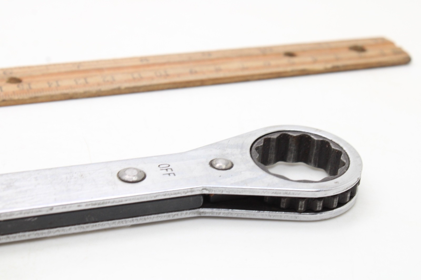 Snap-on R-2830 7/8″ × 15/16″ 12 Point SAE Ratchet Wrench 9.75″ USA