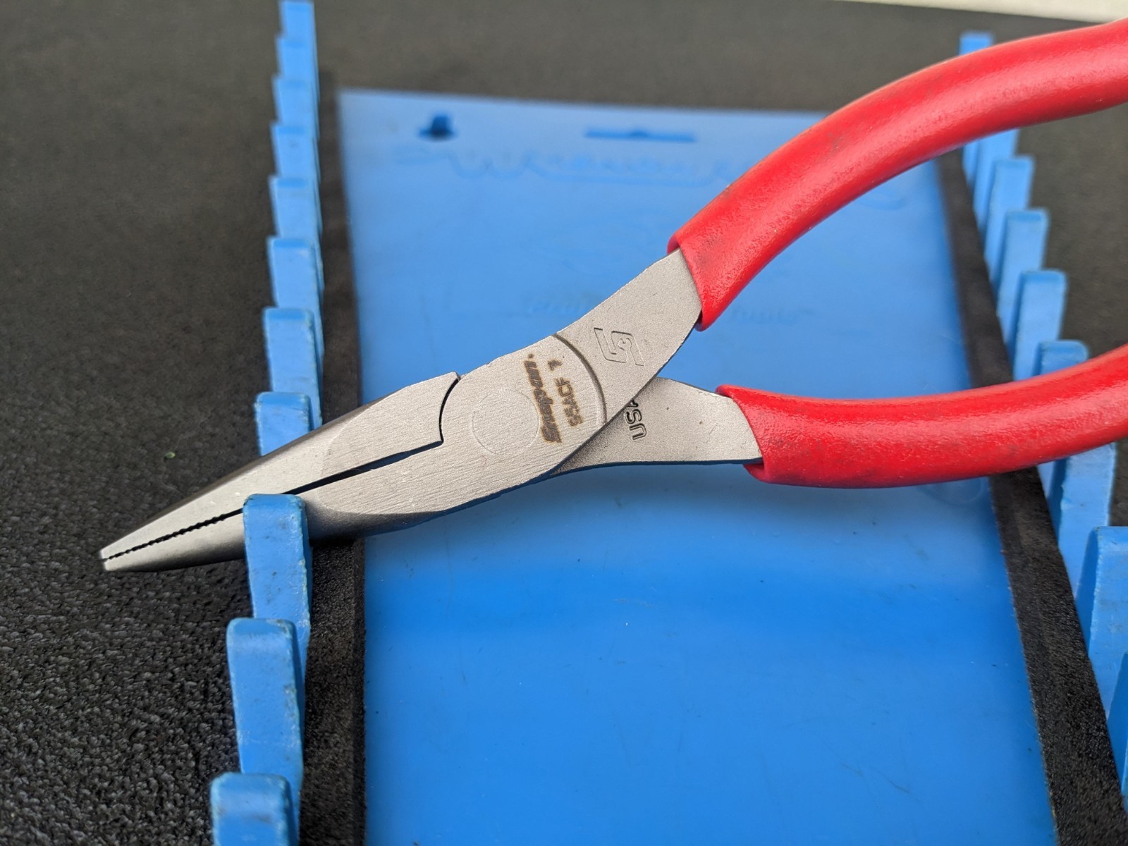 #bn571 Snap-on Tools USA NEW RED 6″ Soft Grip Needle Nose Pliers 95ACF