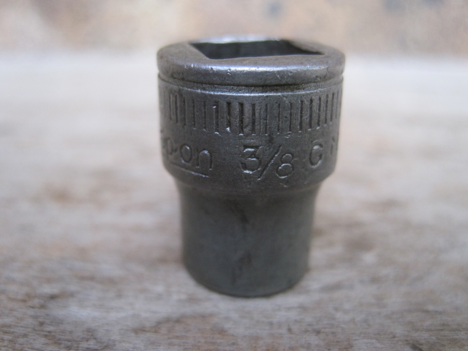 VINTAGE 1940s Snap-on 3/8″ F-120 3/8″ drive 12-point Shallow Socket