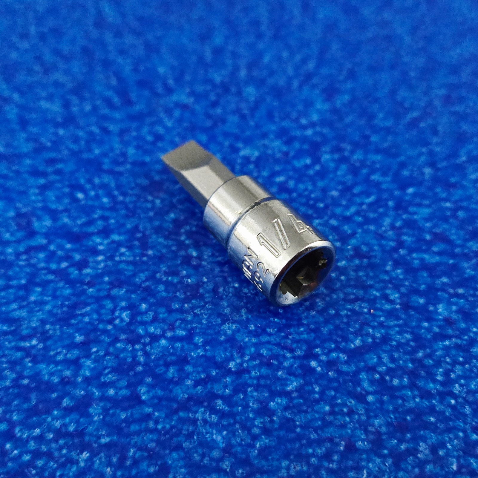 1/4″ NEW CRAFTSMAN FLAT/SLOTTED 1/4″ DRIVE SCREWDRIVER SOCKET P/N CMMT42692