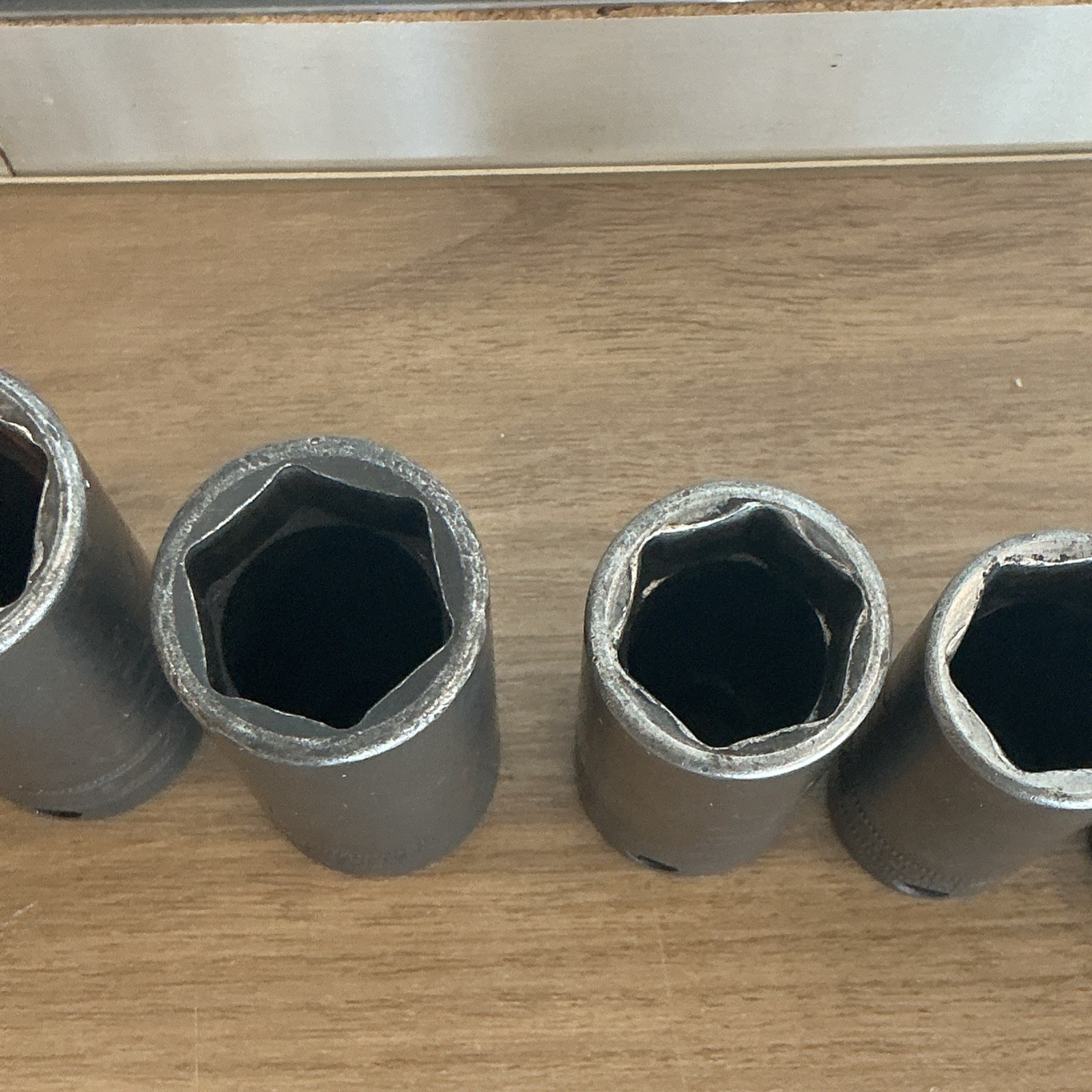 Snap-on 3/8″ Flank Drive Deep Metric 9,10, 14-18, and 24 (8 pc) Socket Set SIMFM