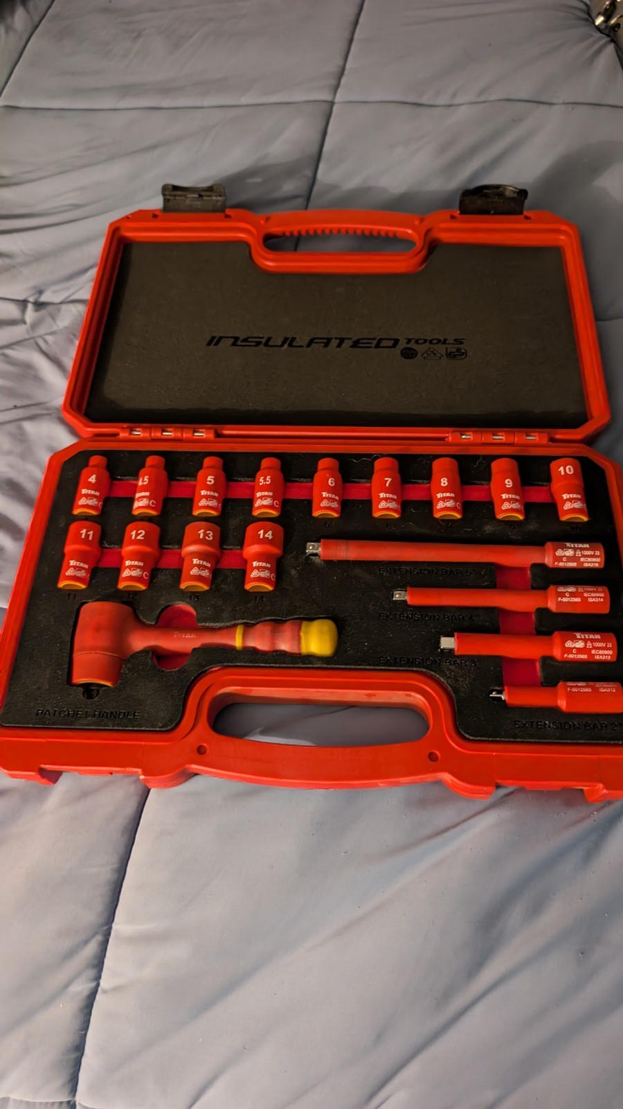 Titan 18-piece 1/4″ drive VDEinsulated socket tool 1000V