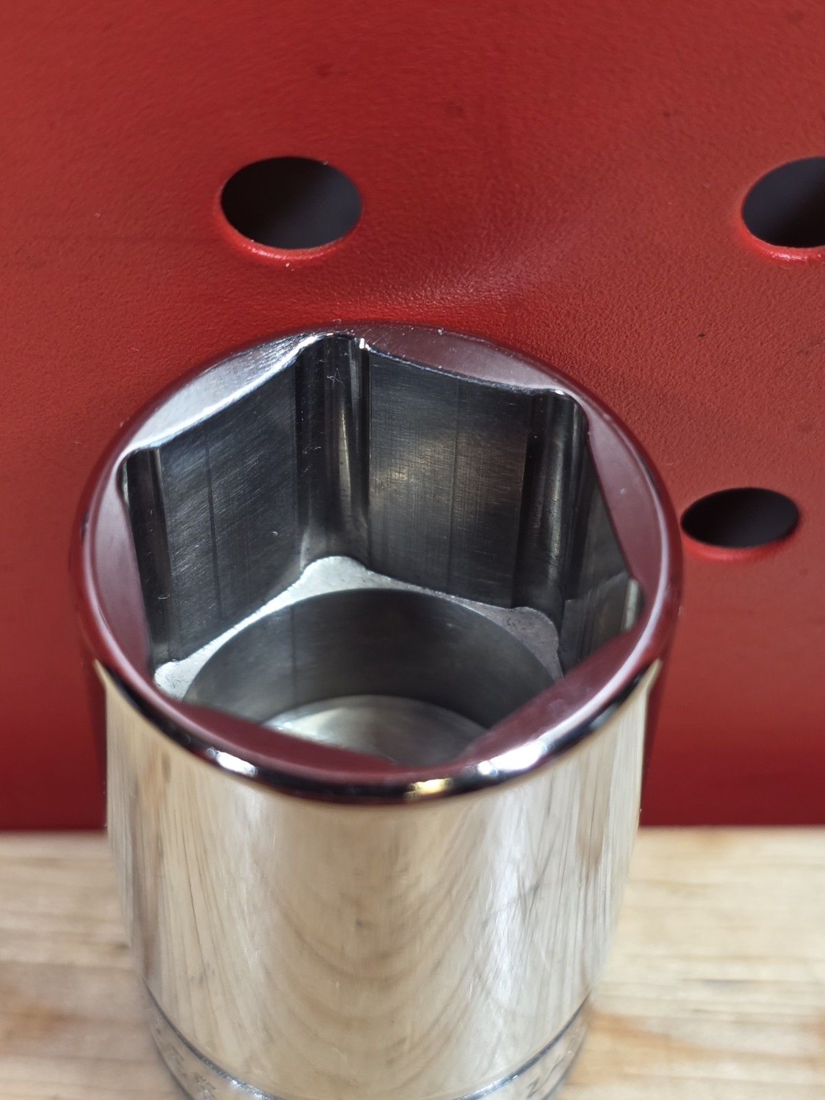 Snap-on Tools FSS281 7/8″ SAE 3/8″ Drive 6-Point Semi-Deep Chrome Socket USA