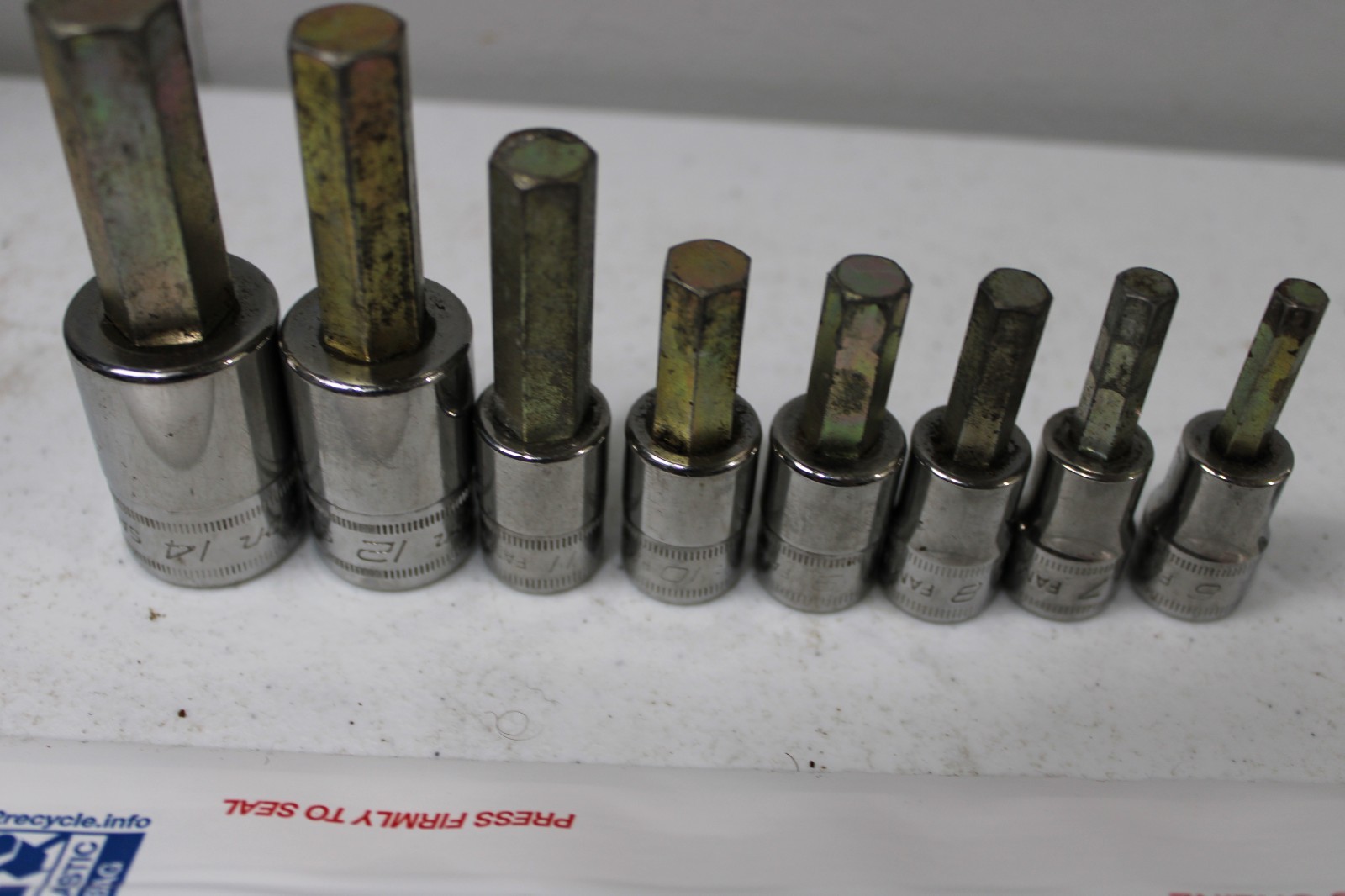 Snap On 9 pc Combination Drive Metric Standard Hex Bit Socket Set (2-10 mm)
