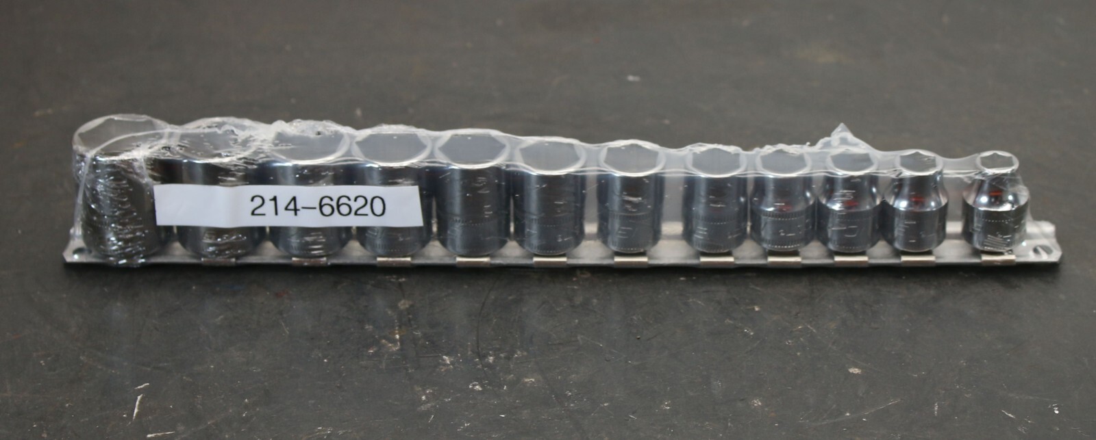 Caterpillar Tools 214-6620 12-Piece Socket Set 3/8 Drive Metric 8-19 mm 6-Point