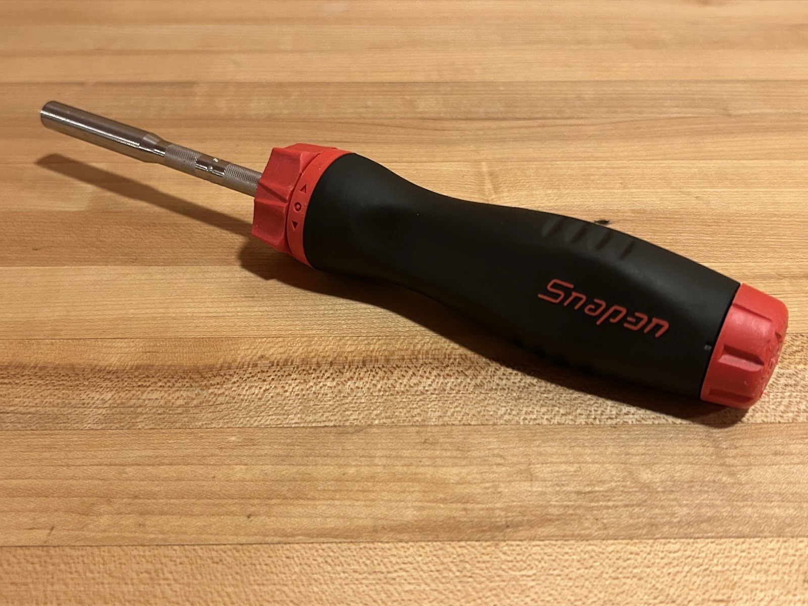 Snap-on Tools | SGDMRC44B Red Soft Grip Ratcheting Magnetic Screwdriver + Bits