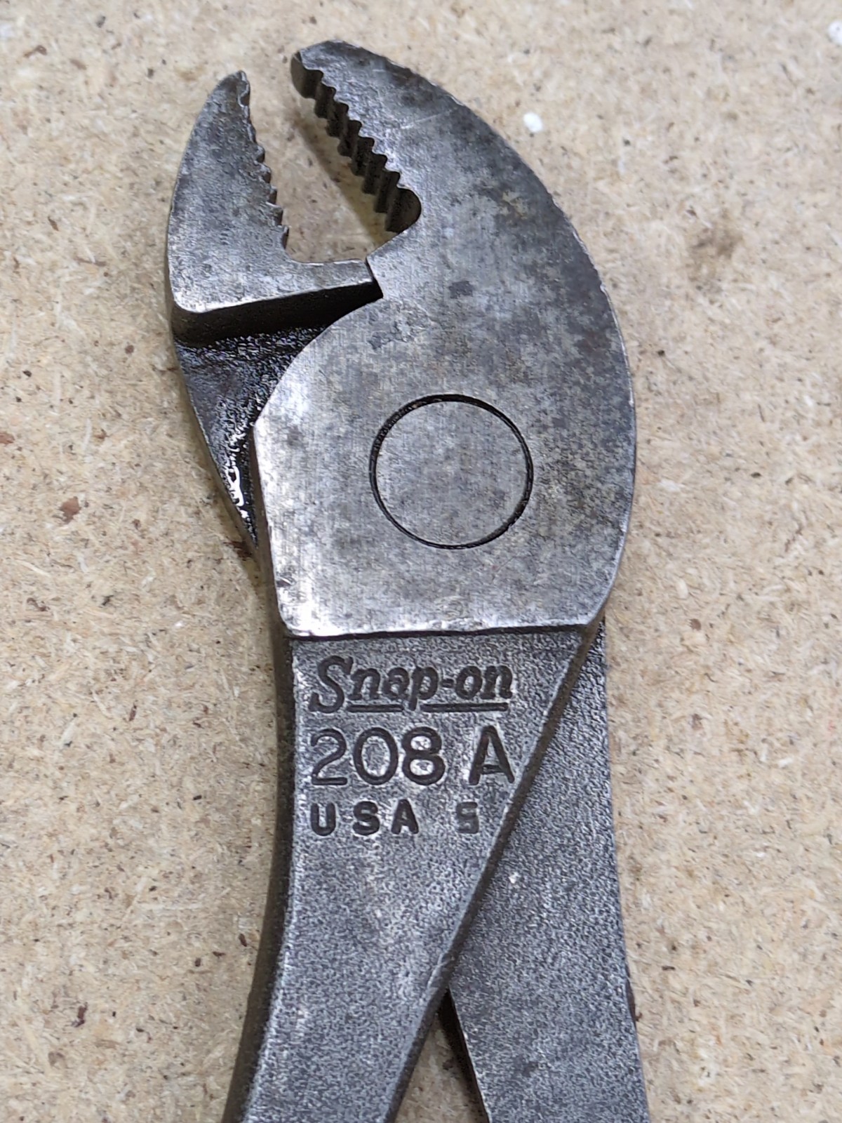 Snap-on Battery Terminal Pliers Angle Nose Parrot Head 7 1/2″ 208-A USA