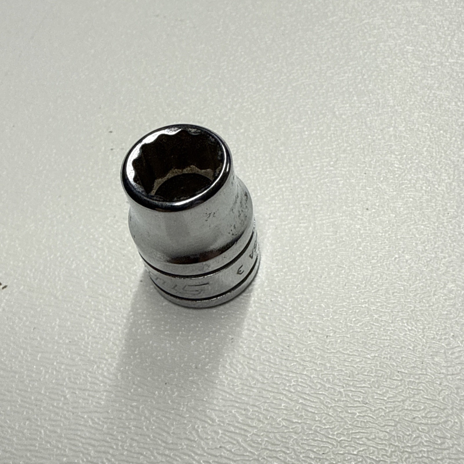 Snap-on Tools F121, 3/8″ Drive 12-Point SAE 3/8″ Shallow Socket USA.