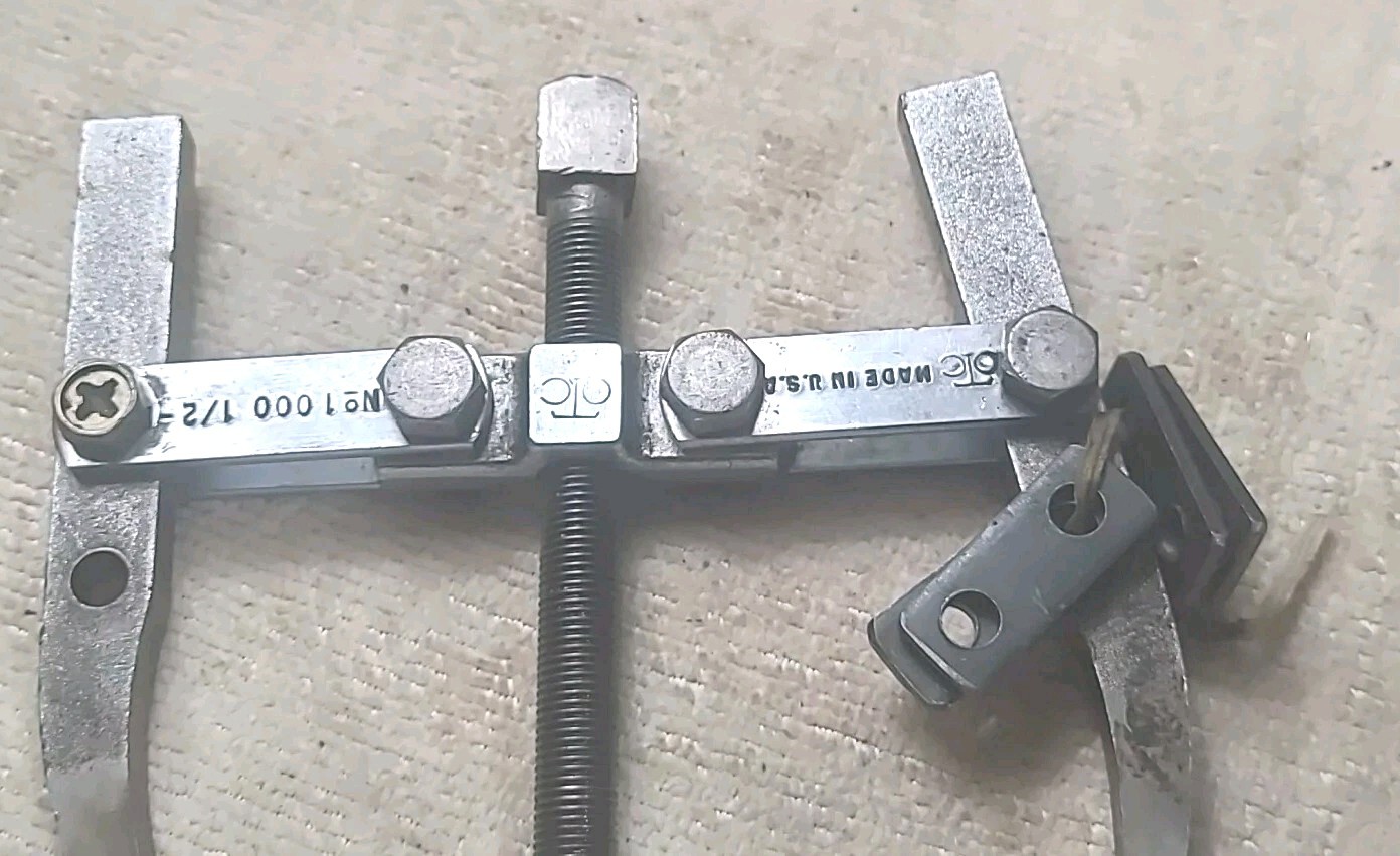Owatonna (OTC) No. 1000 1/2-L Movable Arm 2 Jaw Gear Puller, USA MADE Tool.