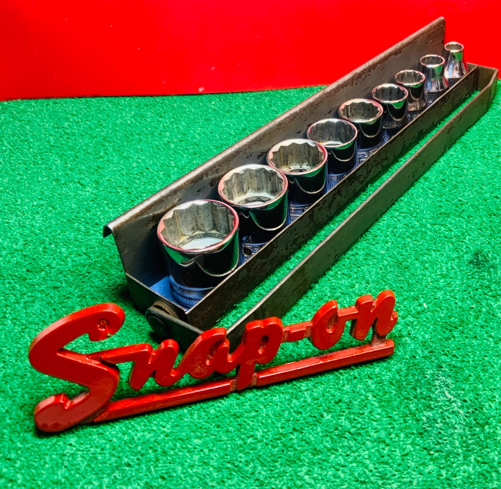 Snap-On Tools Vintage 1940’s Ferret Socket Set with tray. Clean & Pristine!