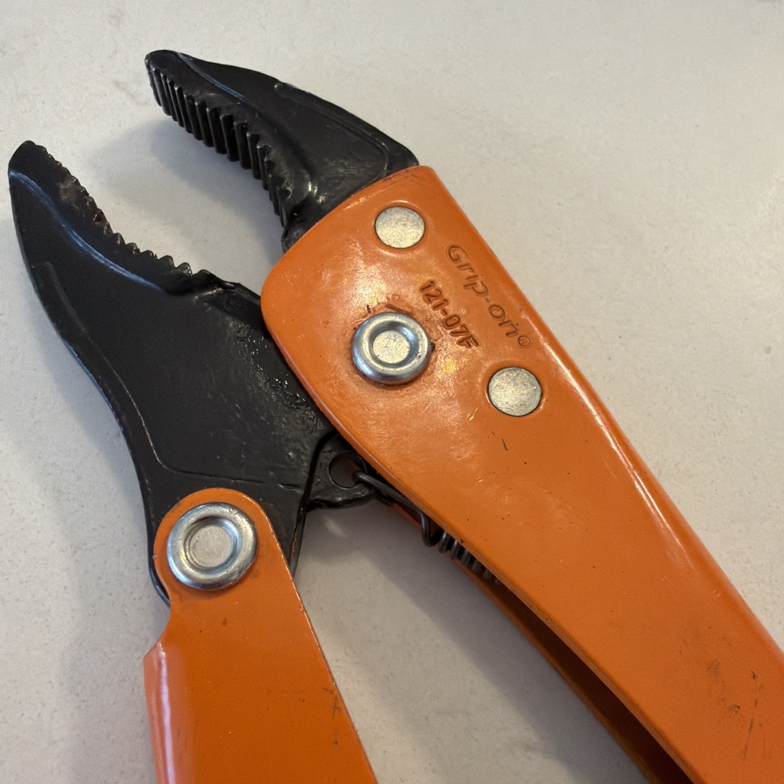 Grip-on 7in. Locking Pliers Curved Jaws With Wire Cutter 121-07F