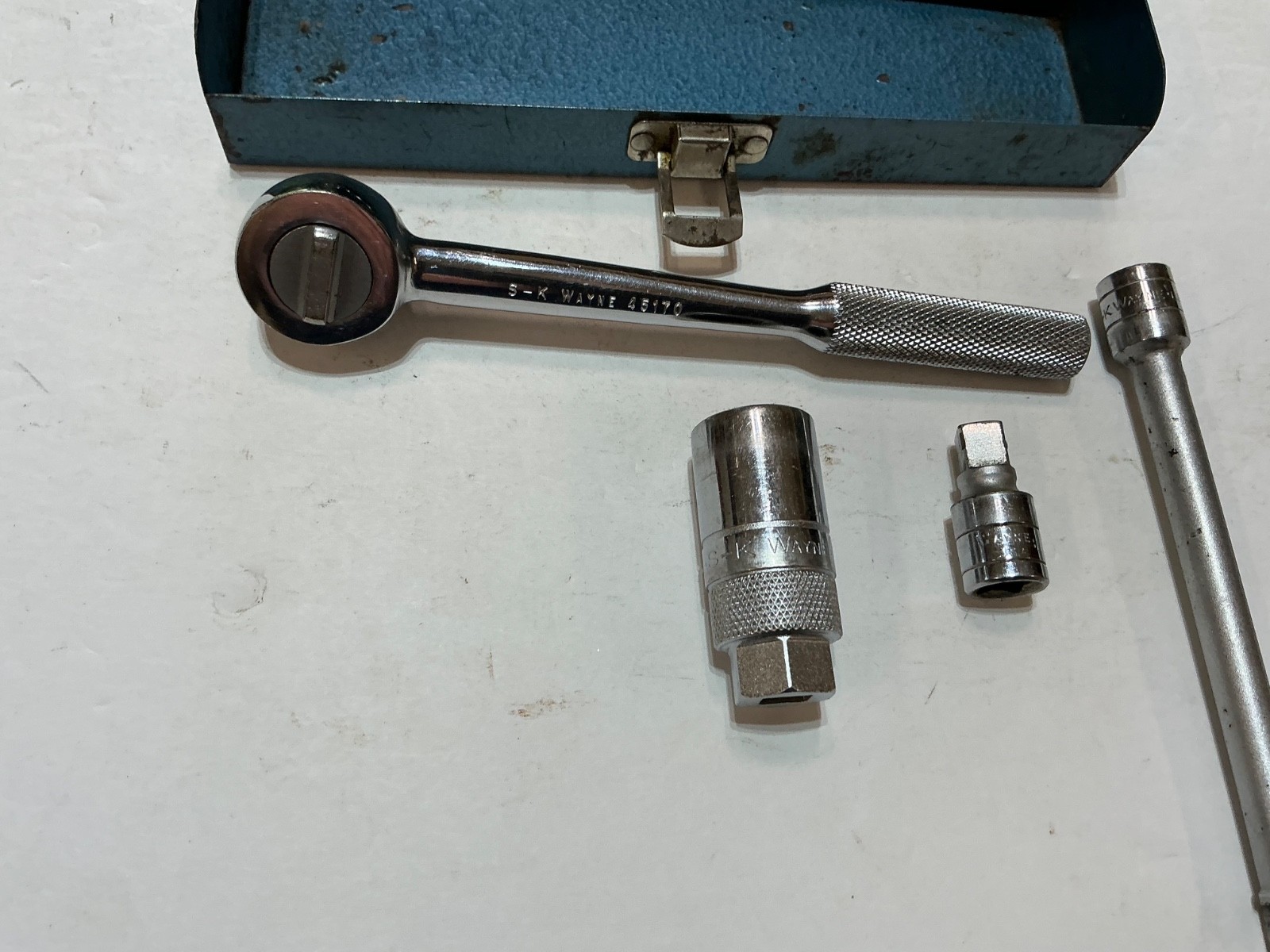 Vtg S-K Wayne 13 pc 3/8″ drive socket set SAE 3/8″-7/8″ blue metal case USA made