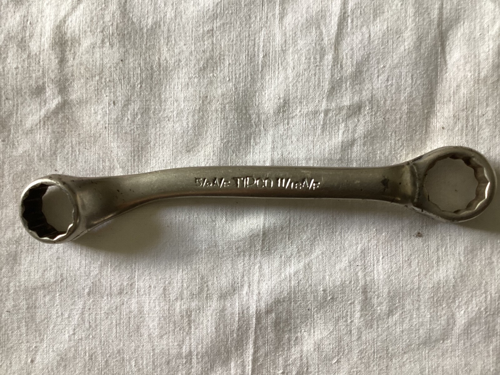 5/8″ x 11/16″ AF Ring Spanner (Tipco) – 082