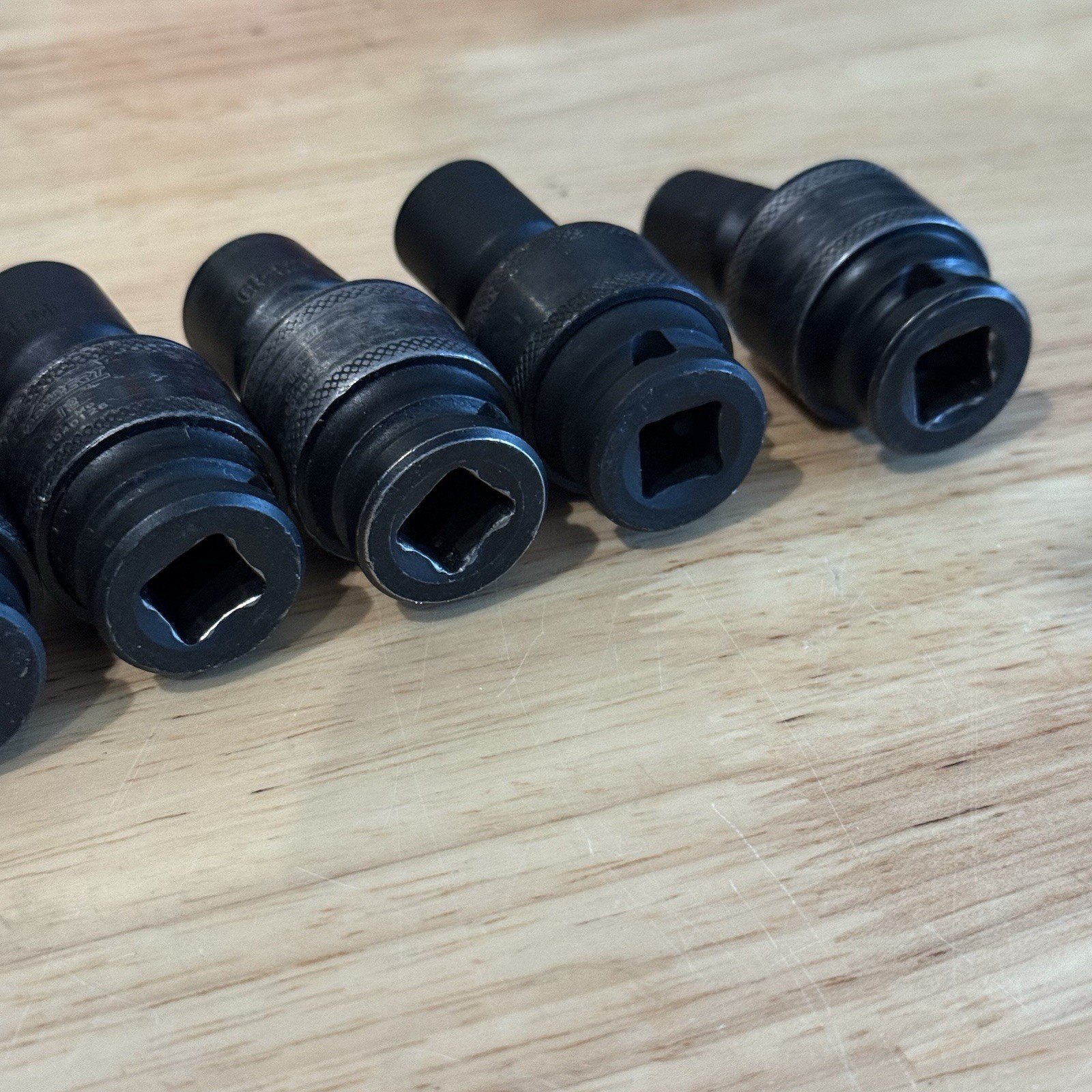 3/8 Drive Expert By Mac Tools Swivel metric Impact (10,11,12,13,14,16 And 18)