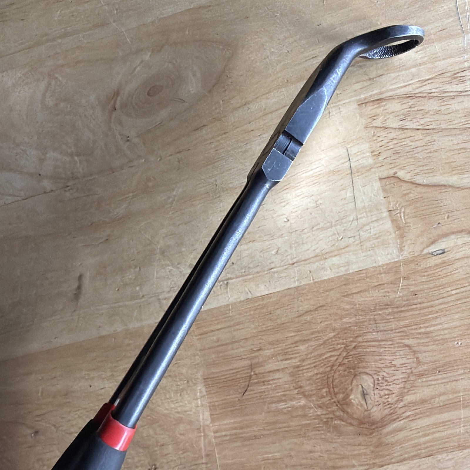 Mac Tools 3/4″ Long Reach Hose Gripping Pliers 11″ Long Black Handle P11LRGL