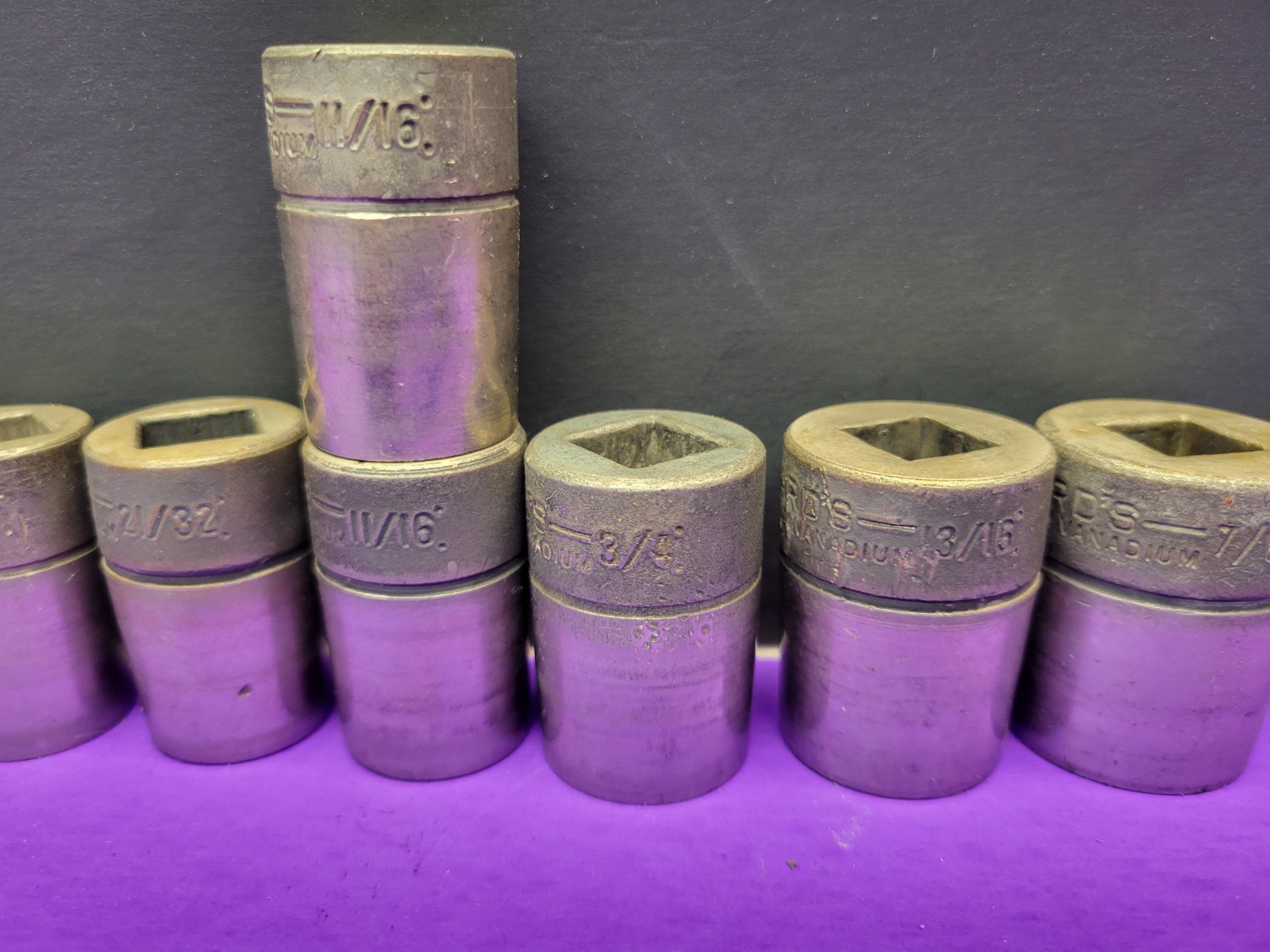 16 VINTAGE WARD’s 1/2 DRIVE SHALLOW SOCKET SET 12PT. 7/16″-7/8″ & 1″TO 1 1/4″