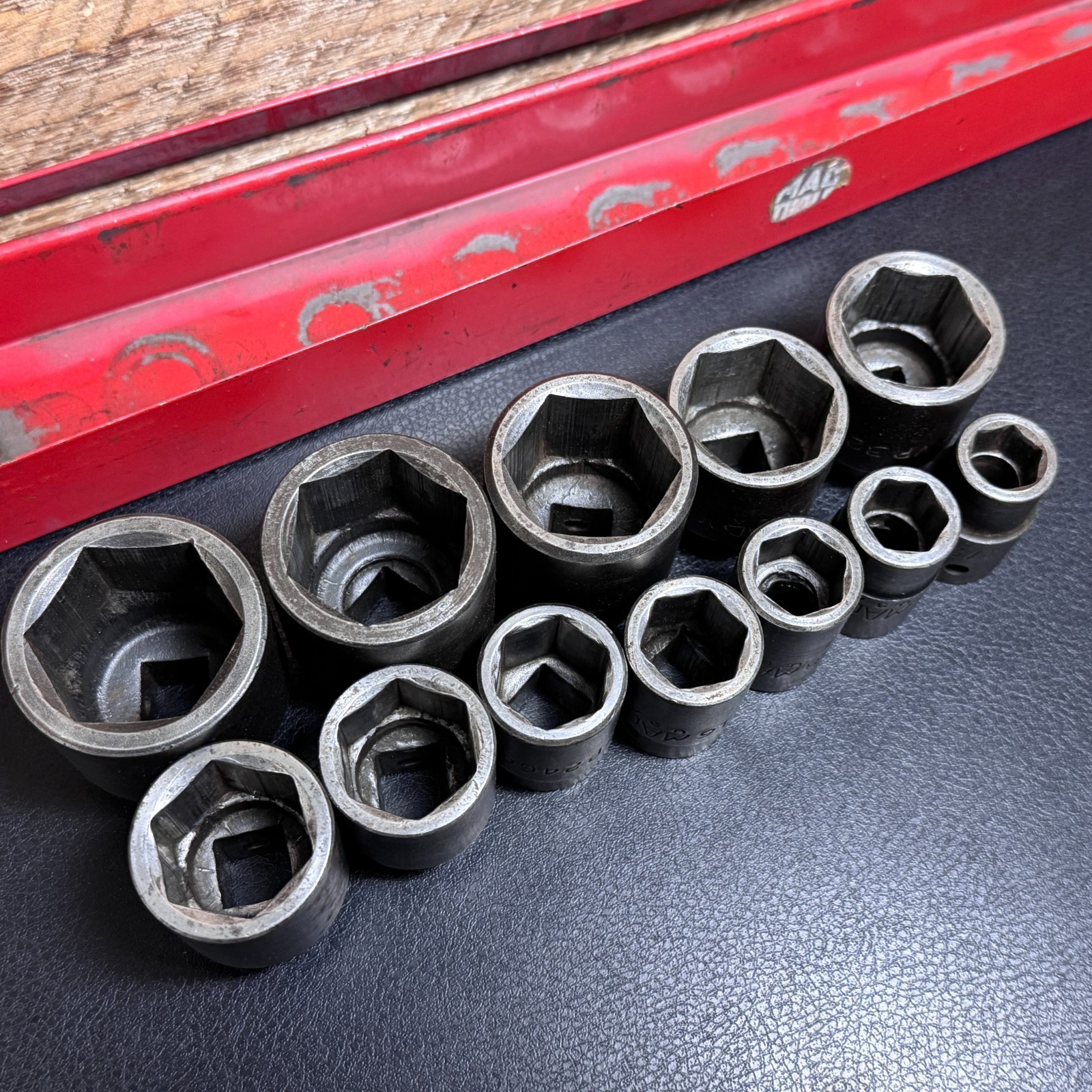 MAC Tools USA SVP156TR 1/2 Drive 6PT SAE Impact Socket Set in VT18 Tray (less 3)