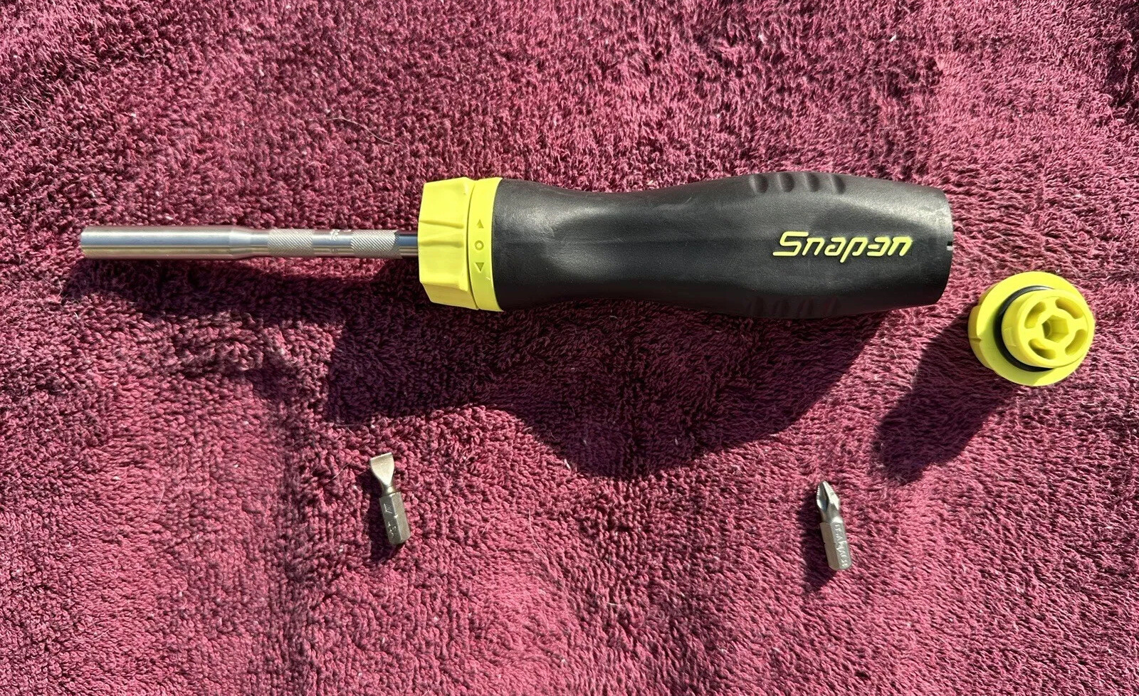 🟡 New Snap-On HI-VIZ Soft Grip Ratcheting Screwdriver w/ Bits SGDMRC44BHV