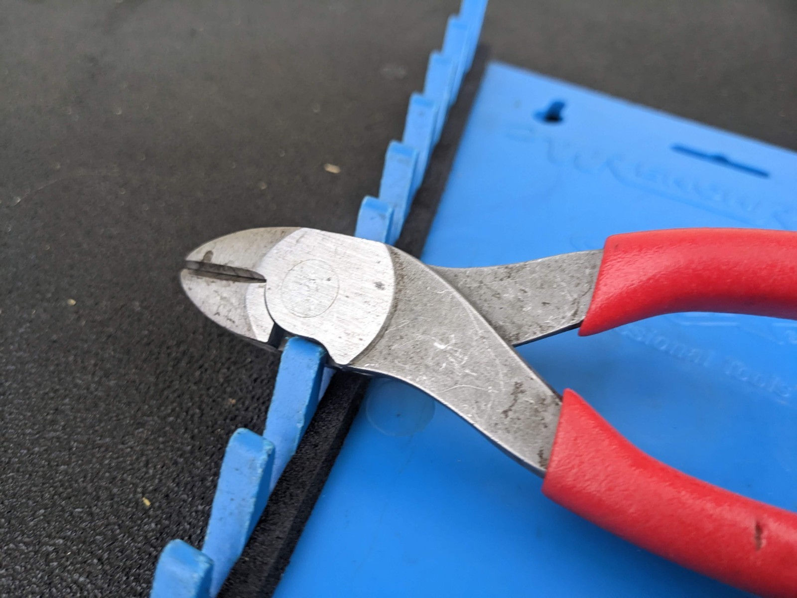 #bo473 SNAP ON TOOLS 6″ Diagonal Cutters Red USA 86CF