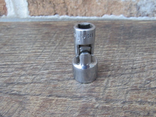 SNAP ON 7/16″ TMU141 1/4″ DRIVE 12 POINT SAE UNIVERSAL SWIVEL SOCKET UNDERLINE