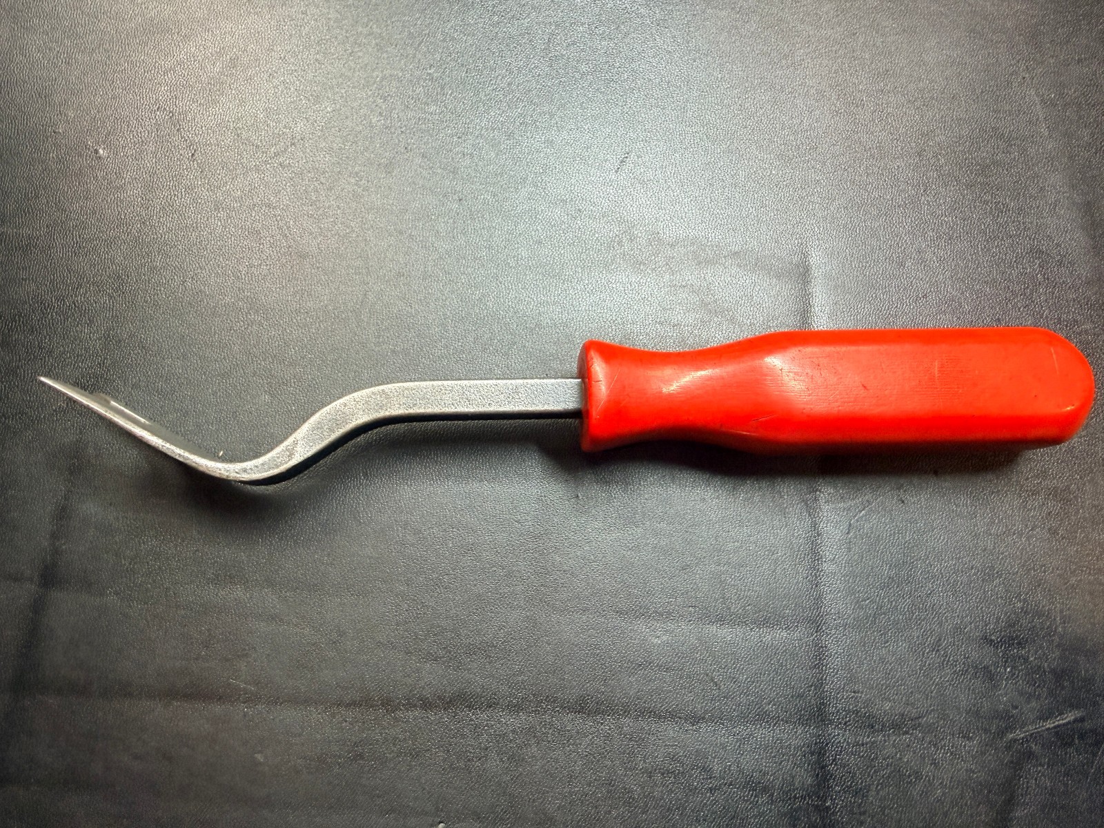 MAC Tools UT4 9-In. Upholstery Trim Removal Tool & Panel Clip Tool (Red) – USA