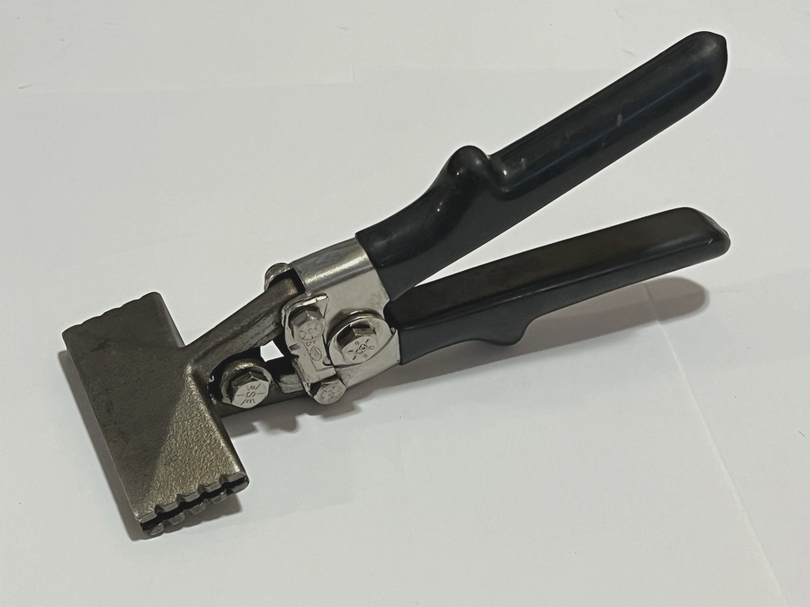 MALCO S-2 Hand Seamer Sheet Metal Bending Pliers Tool HVAC S2 USA NICE