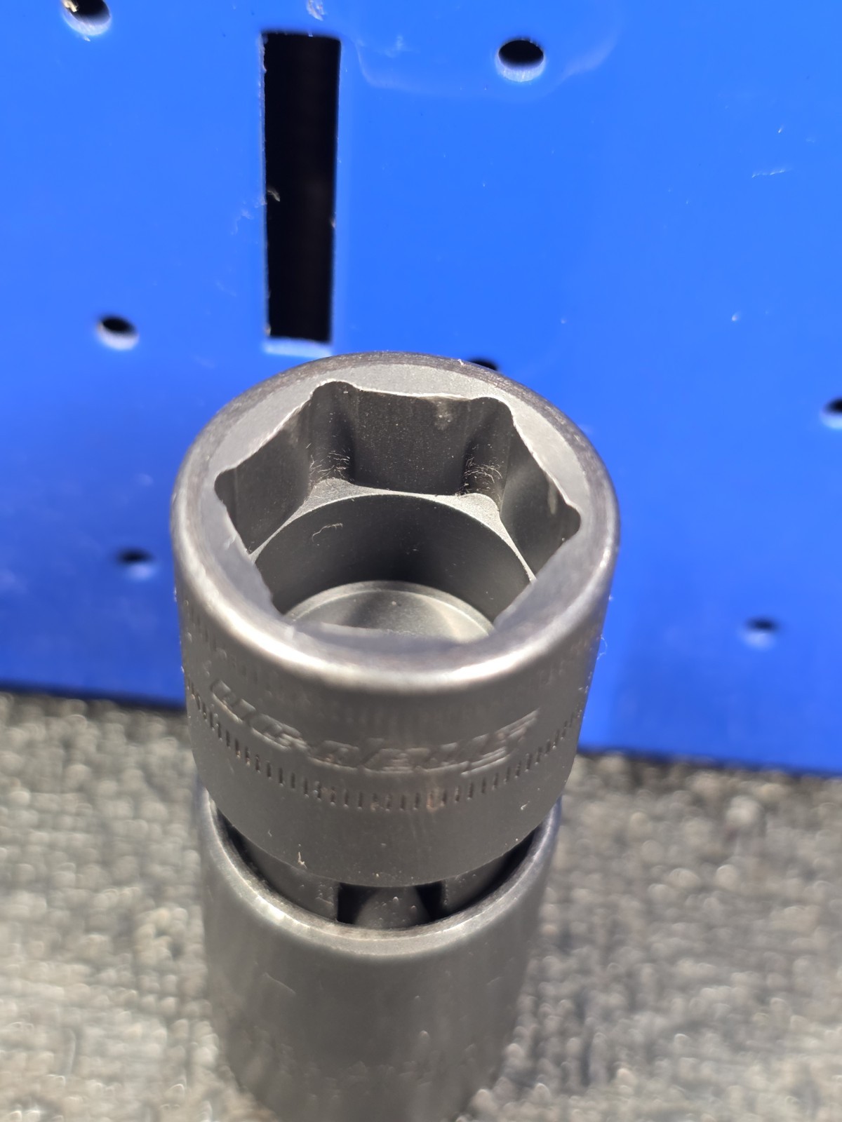 Snap-on Tools IPFM17C 17mm LIGHT USE 3/8″ Drive 6-Point Impact Swivel Socket