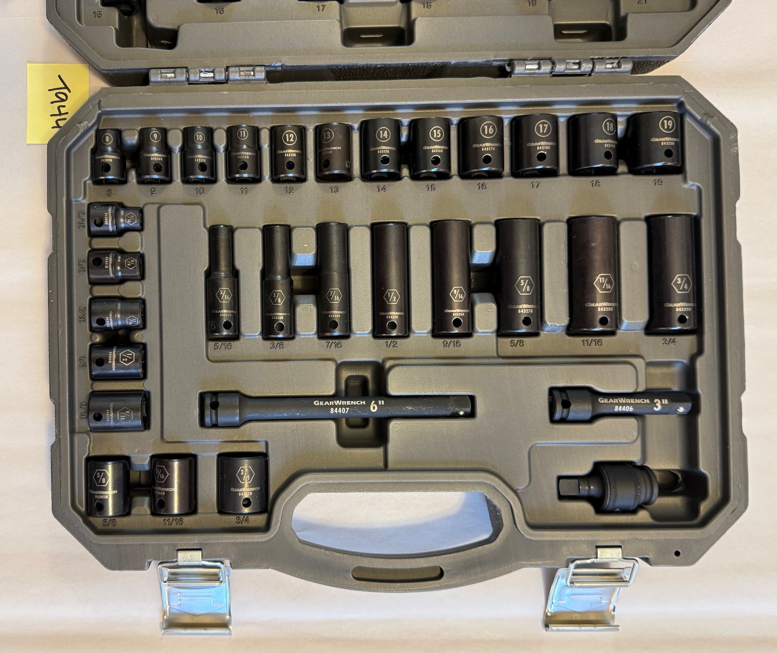 GEARWRENCH 84916N 44Pc 3/8″Drive Standard & Deep Impact SAE/Metric Socket Set
