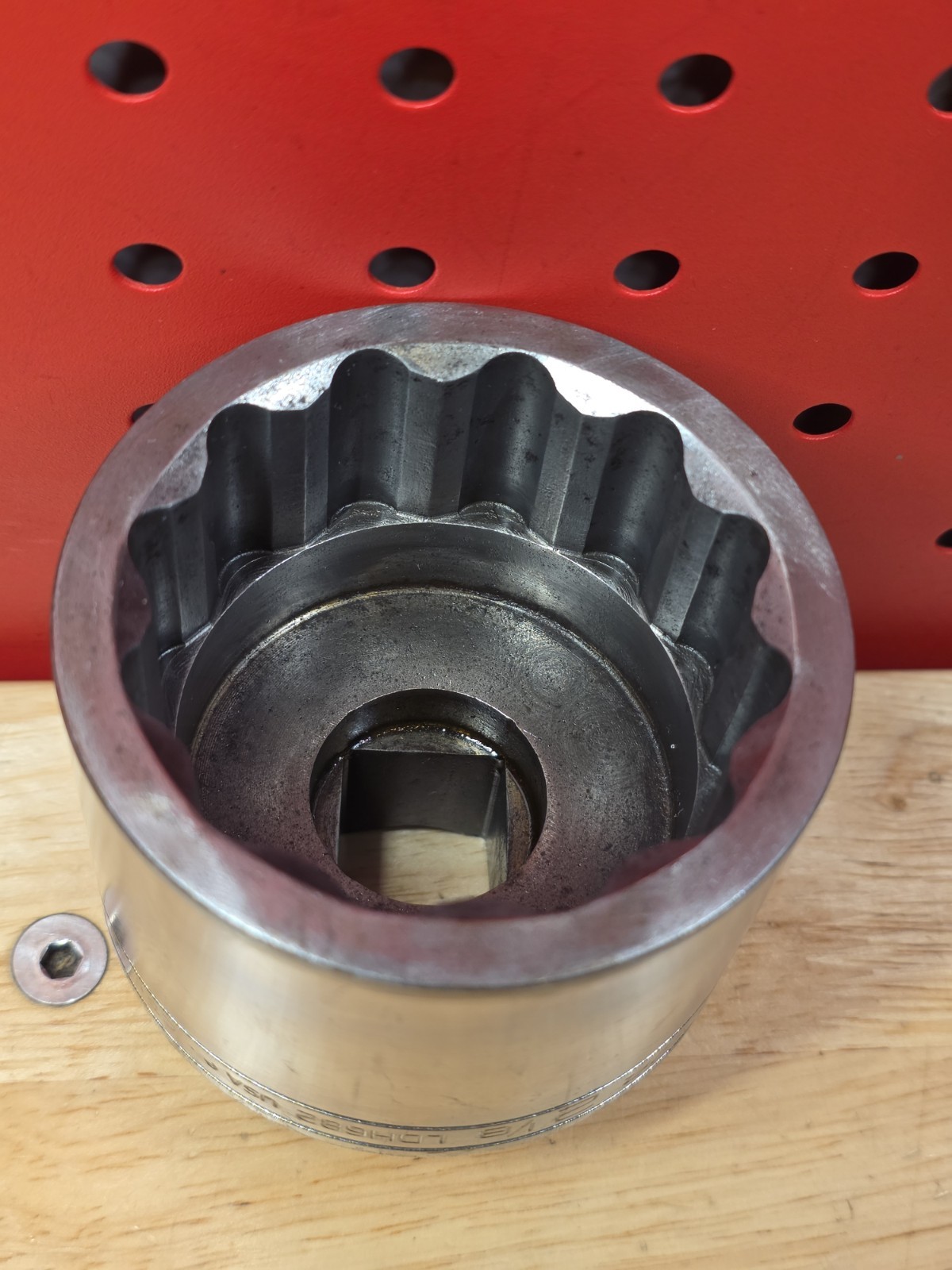 Snap-on Tools LDH682 2-1/8″ 3/4″ Drive 12-Point Shallow Socket See Details