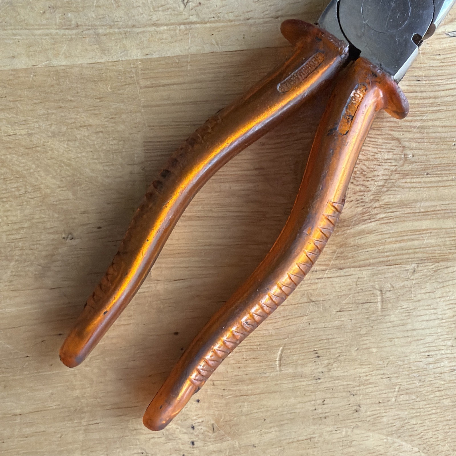 Globemaster 7″ Long Lineman Pliers W/ Side Cutters Orange 62520 Made in Italy