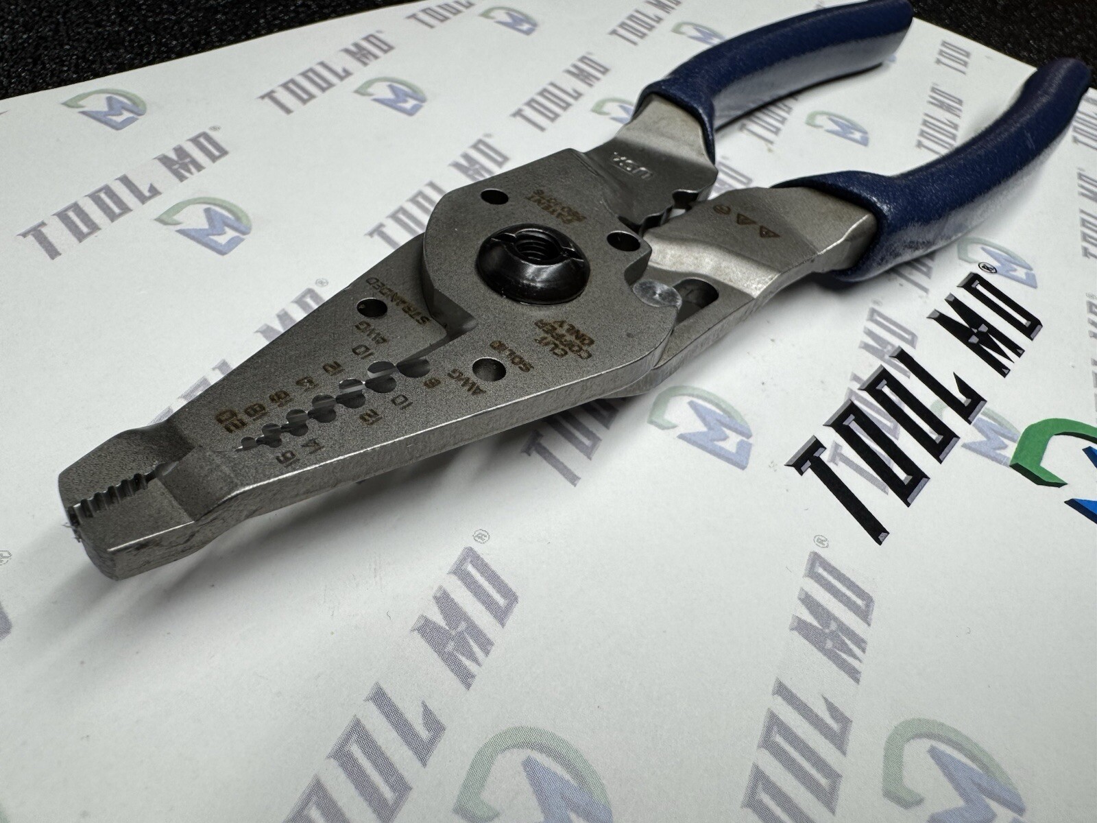Snap-on Tools USA NEW POWER BLUE 9″ Wire Stripper / Cutter / Crimper PWCS9ACF