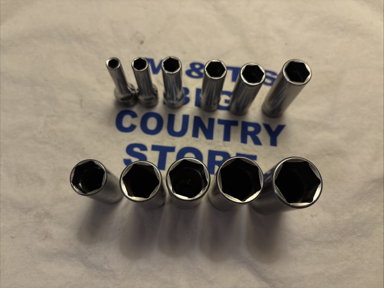 Snap-on Tools USA 3/8″ Drive 6pt 11pc SAE Deep Chrome Socket Set 211SFSY