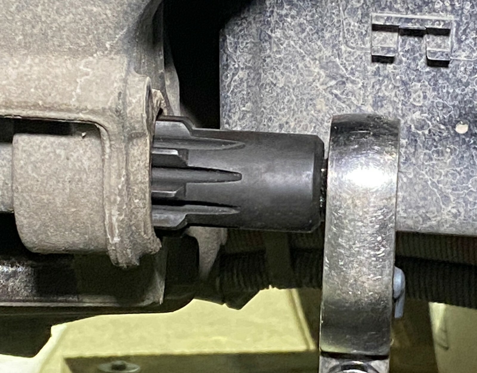 Lisle 61840 Engine Barring Tool for Paccar