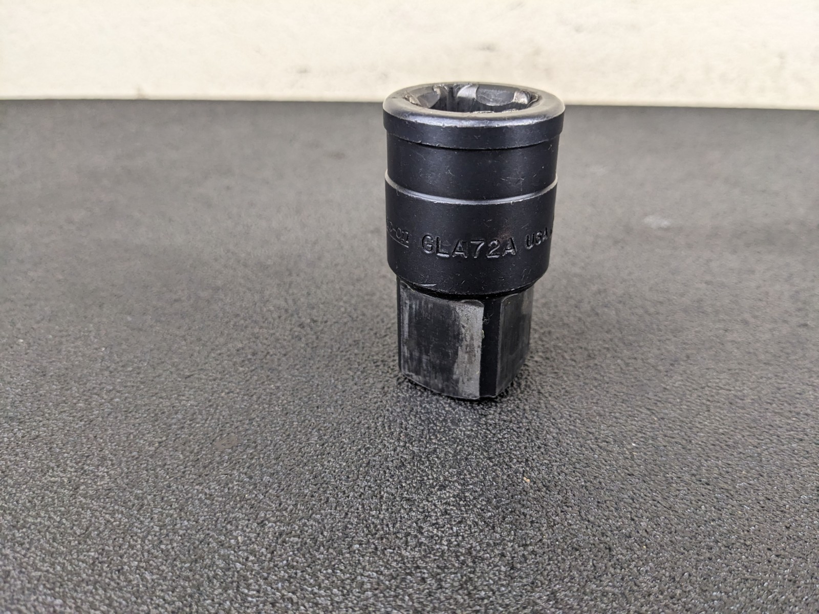 #bo862 Snap-On Tools USA 3/4″ to 1″ Drive Adapter Extension Socket GLA72A