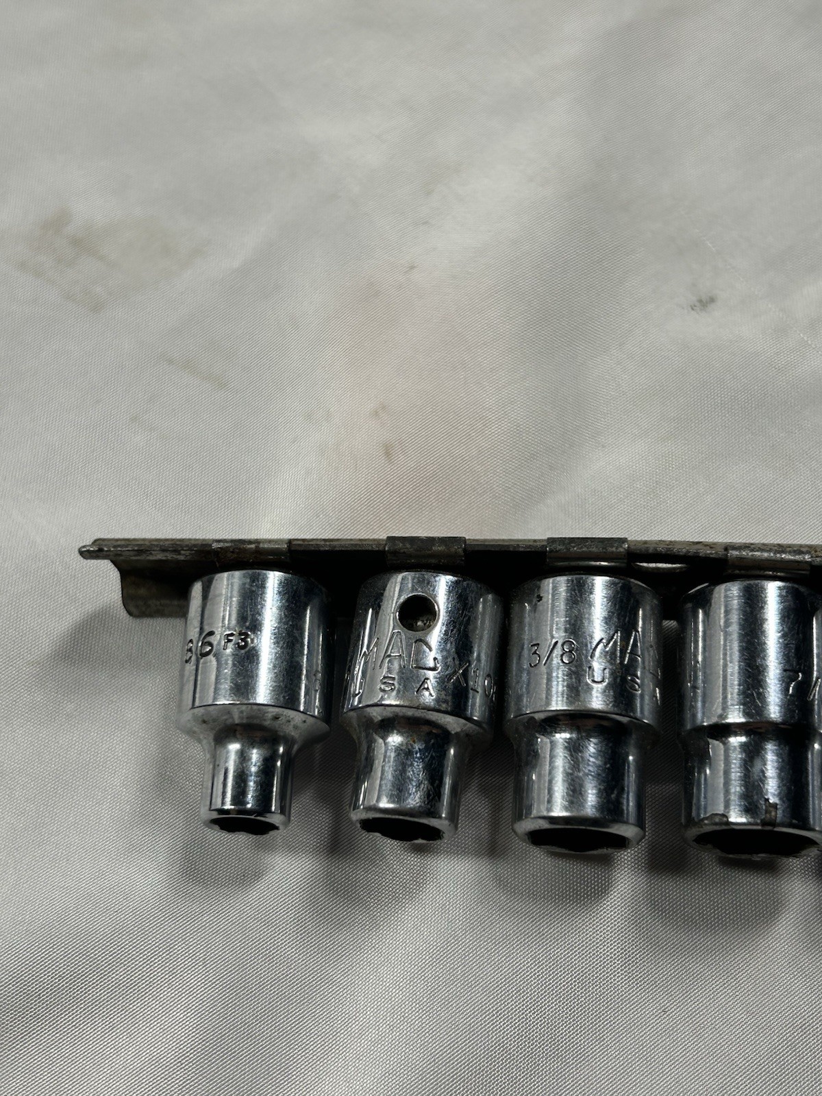 Mac Tools 12pc 3/8 Drive SAE Shallow Socket Set 1/4” To 15/16″ X 6Pt Dr