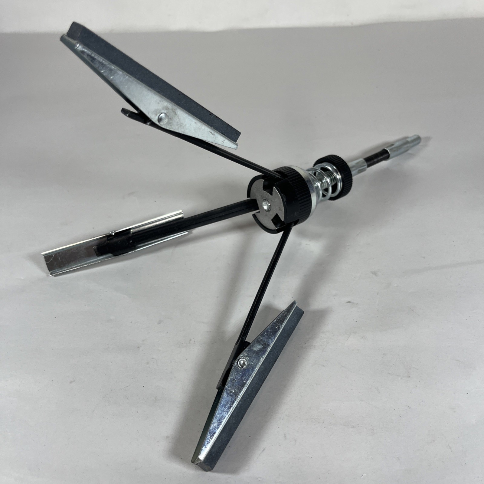 OEM Tools Adjustable Engine Cylinder Hone Deglazer – 2” to 7” bore diameter
